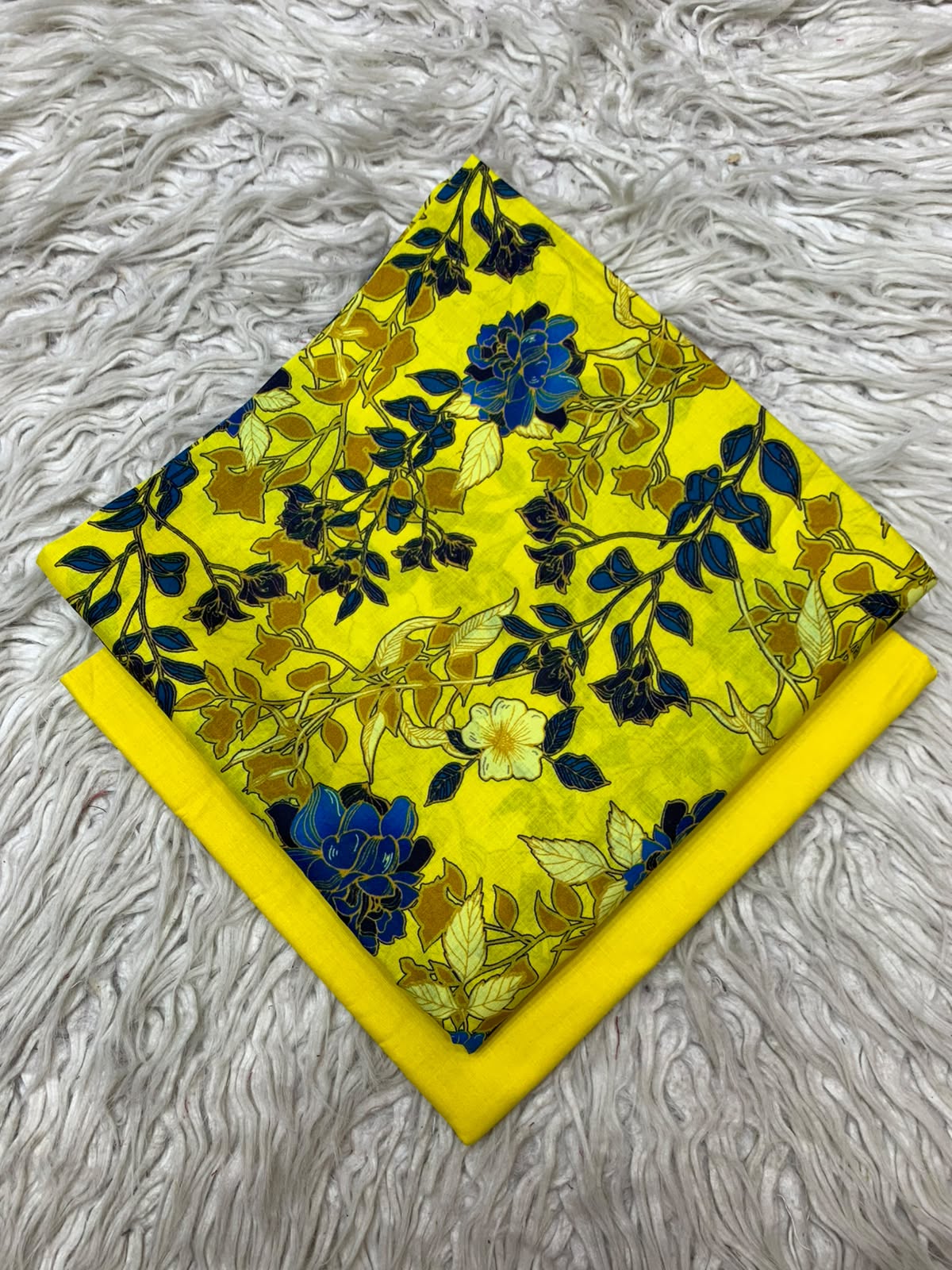 2Pc Printed Lawn Unstitched Suit 15