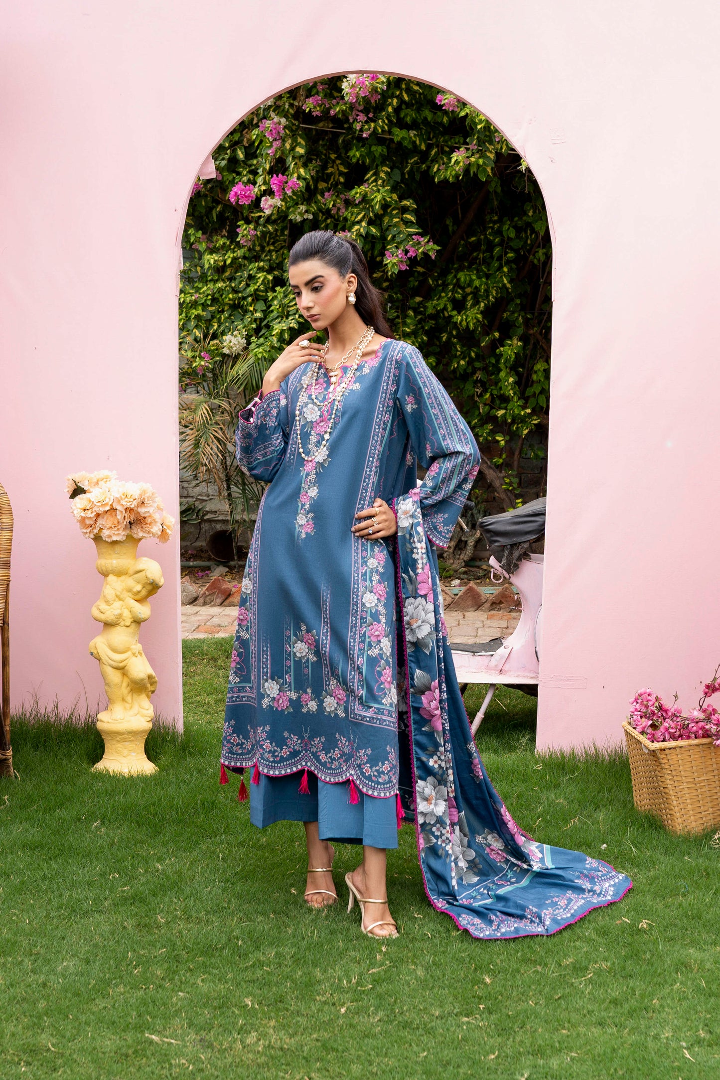 FIRDOUS 90X88 Printed Lawn 3 PC UNSTITCHED SUIT D-917