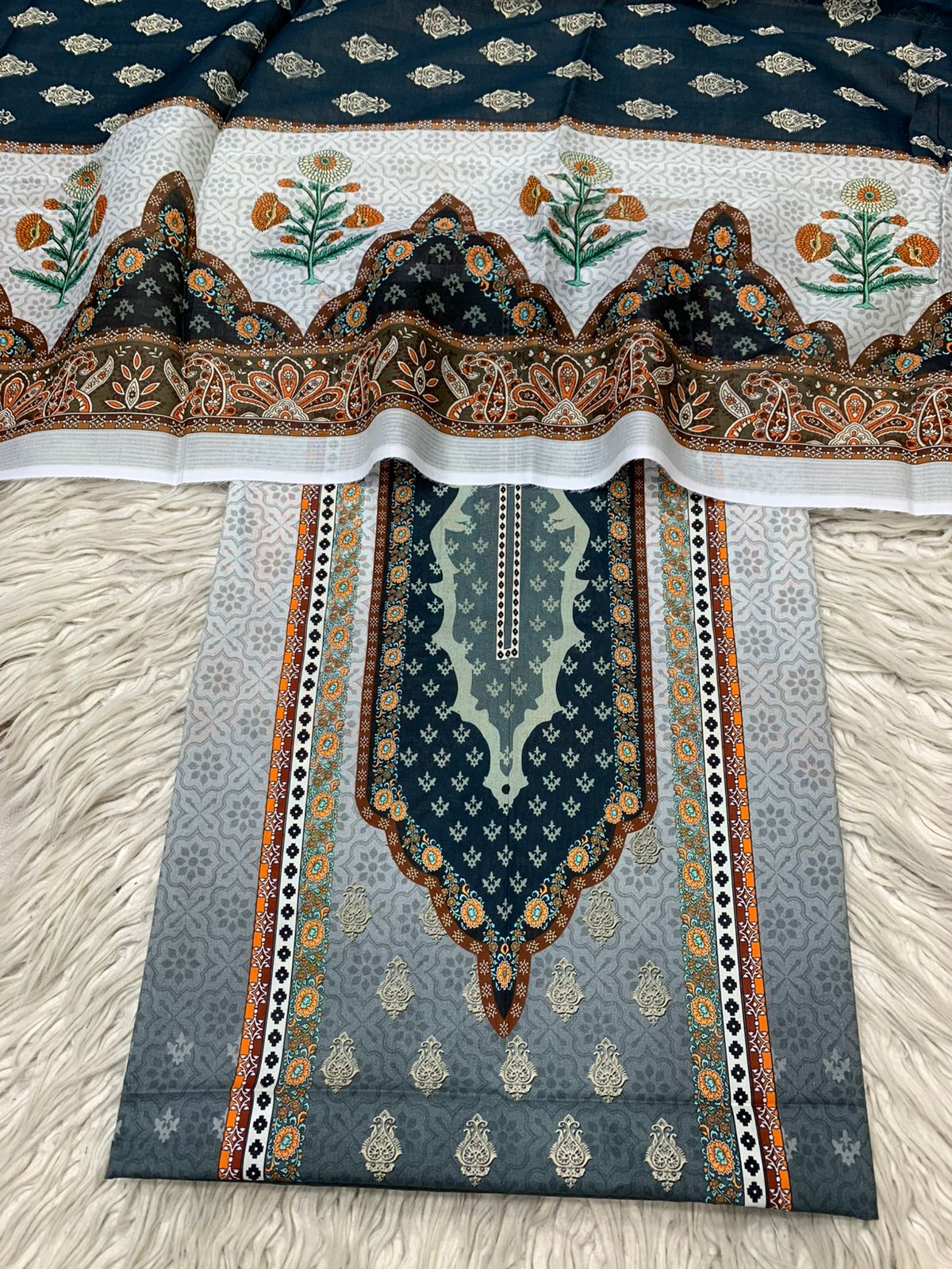 2Pc Bin Noor Fab Lawn Kameez & Dupatta 64