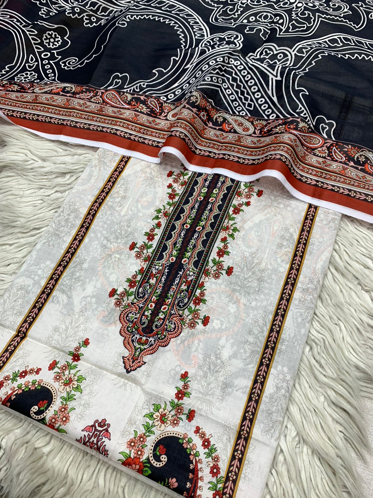 2Pc Bin Noor Fab Lawn Kameez & Dupatta Vol-49