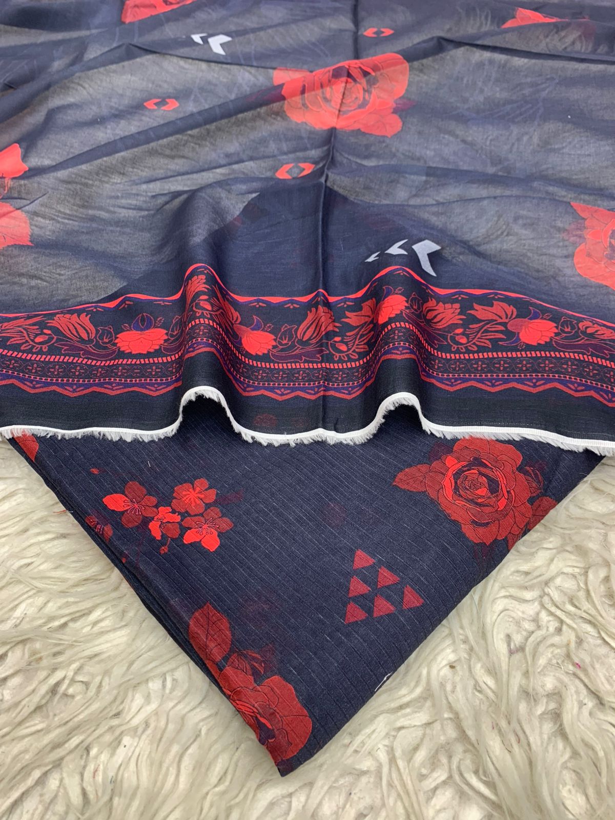 Sapphire 3Pc Bana Dora Lawn Unstitched Suit Vol-0125