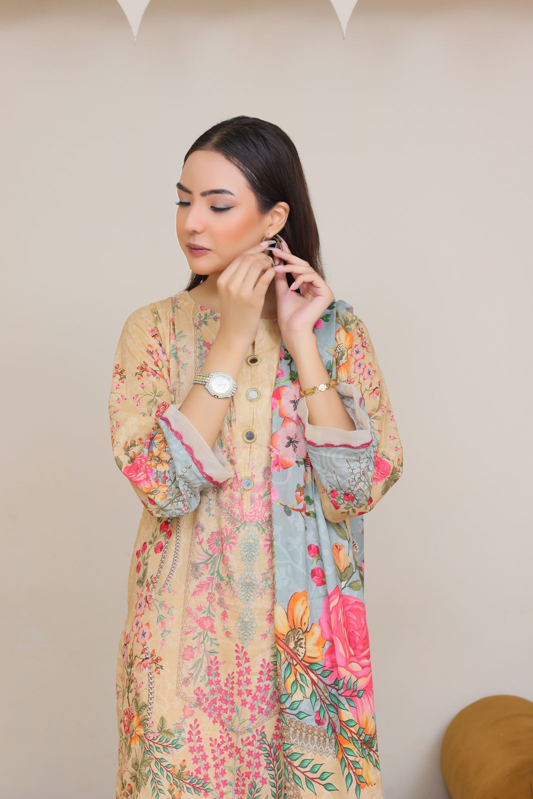 3 Peice Lawn Unstitched Suit - D (05)