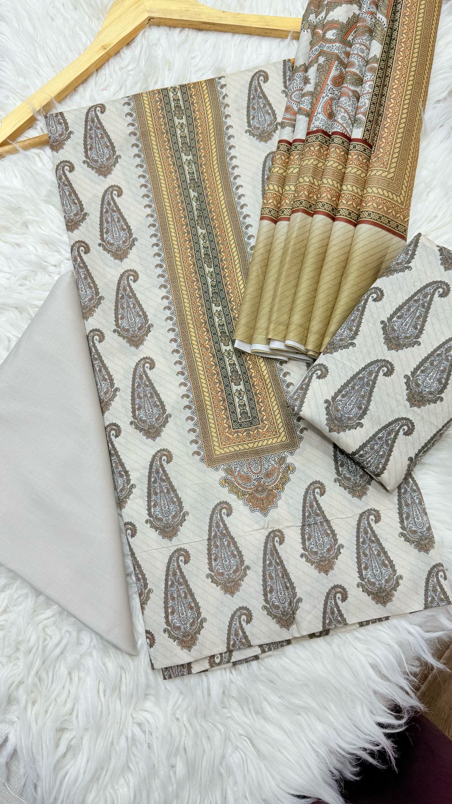 Firdous - Printed - Lawn - 3pc - D706