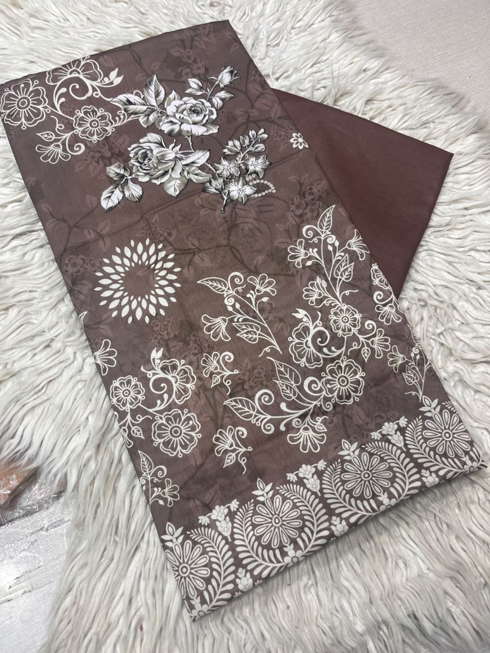 2Pc Printed Lawn Kameez & Trouser 525