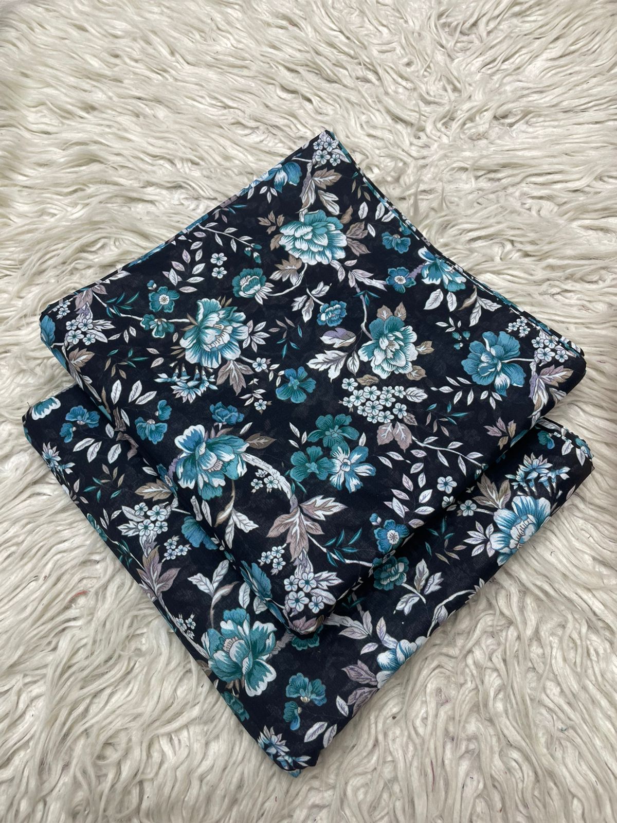 2Pc Lawn Digital Printed Suit 582