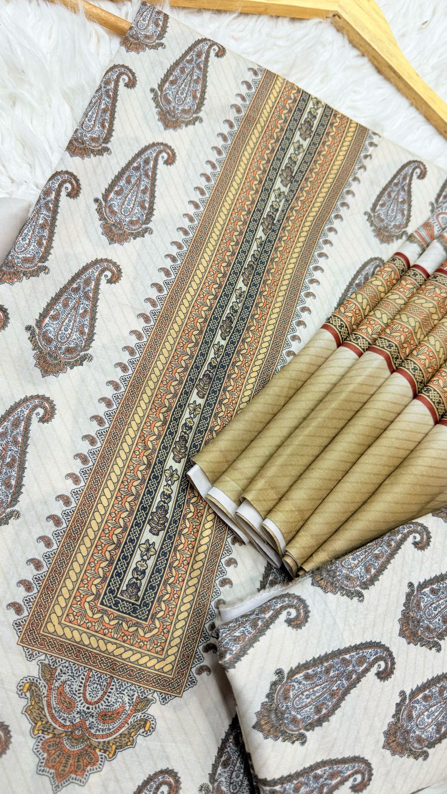 Firdous - Printed - Lawn - 3pc - D706