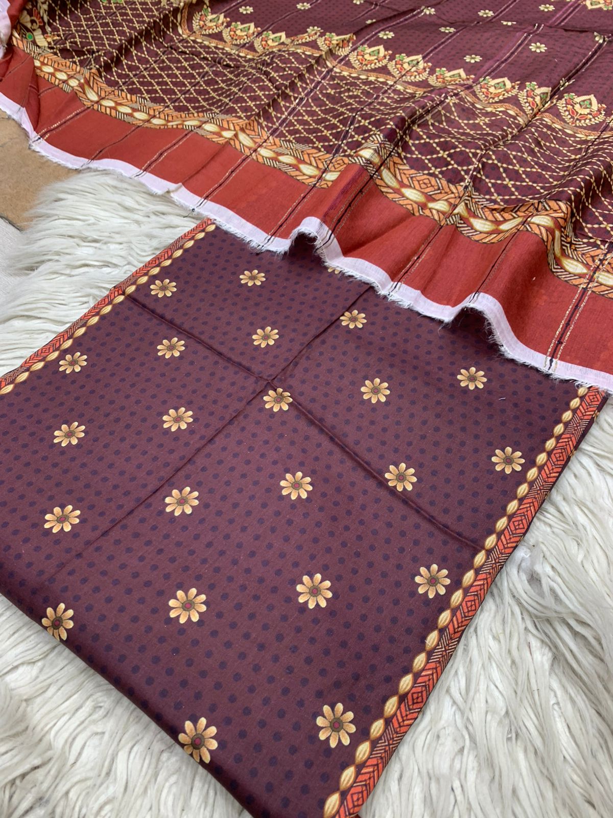 2Pc Lawn Kameez & Dupatta Printed Suit Vol-620