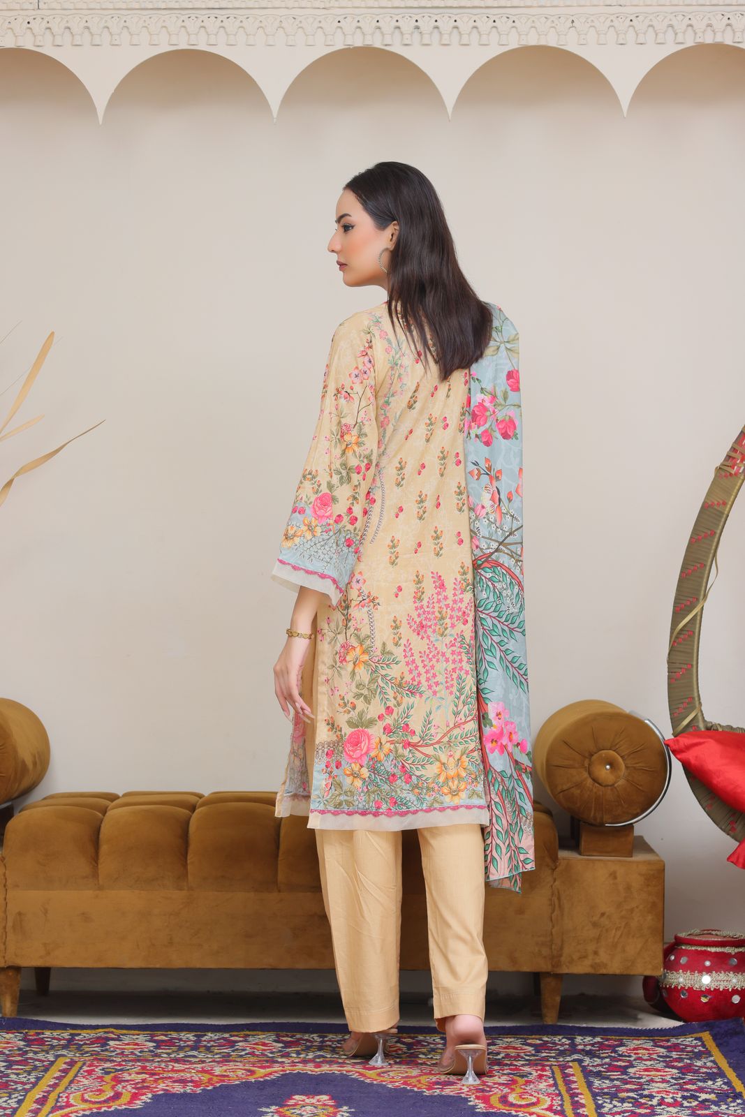3 Peice Lawn Unstitched Suit - D (05)