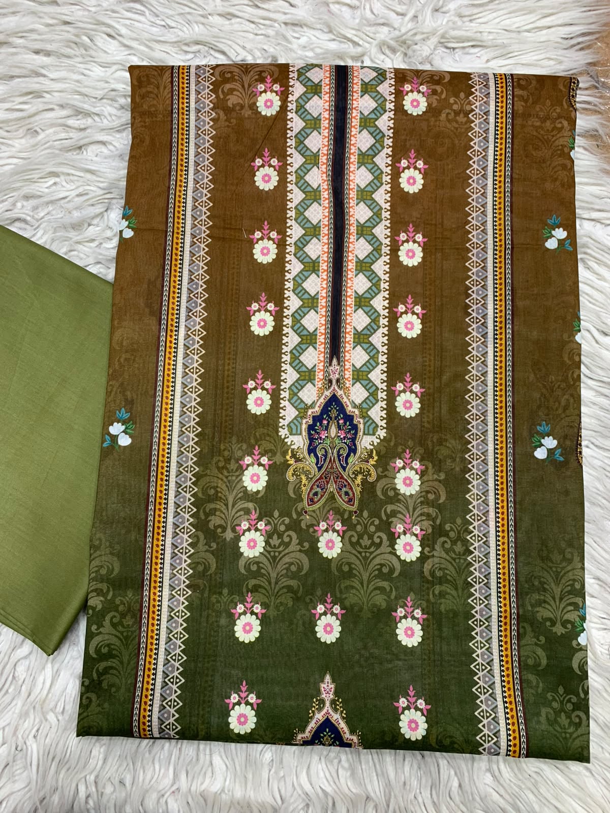 2Pc Printed Lawn Unstitched Suit 68