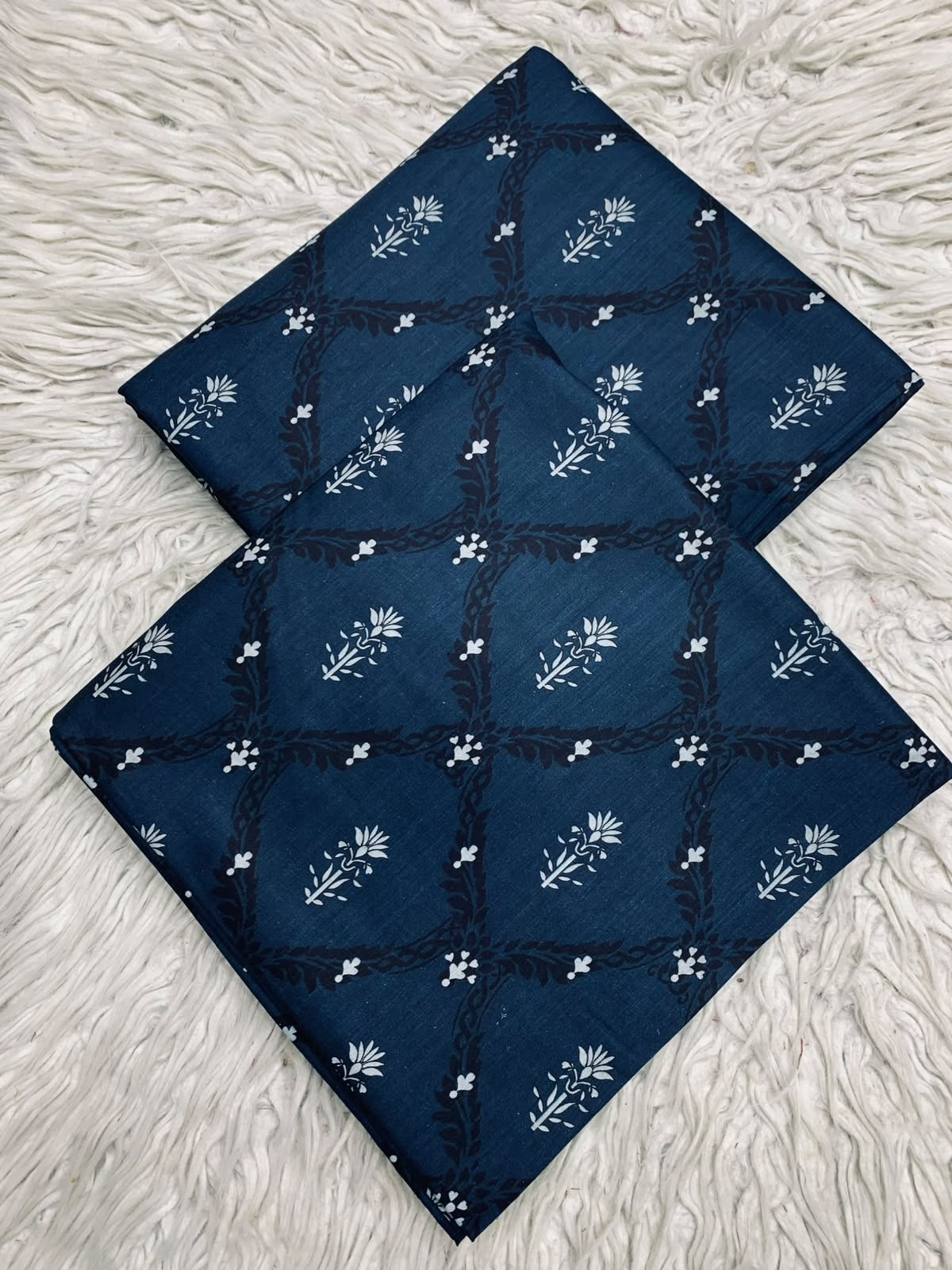 2Pc Same Printed Lawn 572