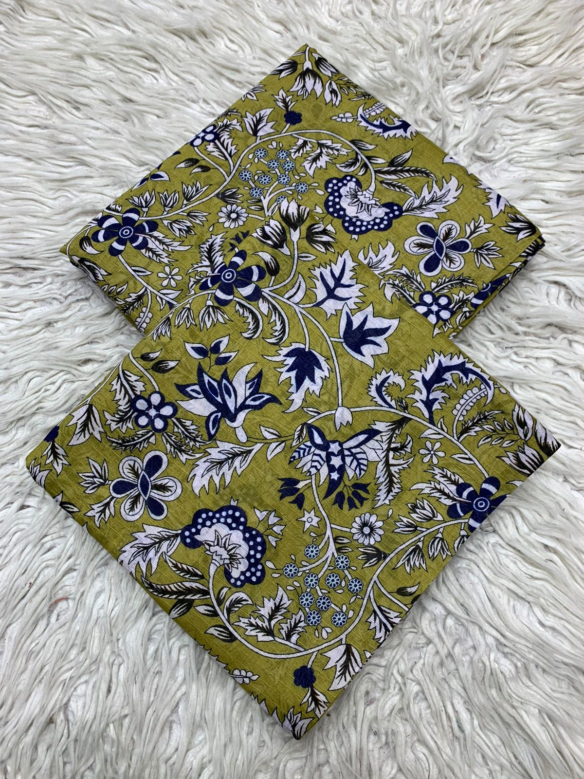 2Pc Gul Ahmad Lawn Bana Dora Suit Vol-0214