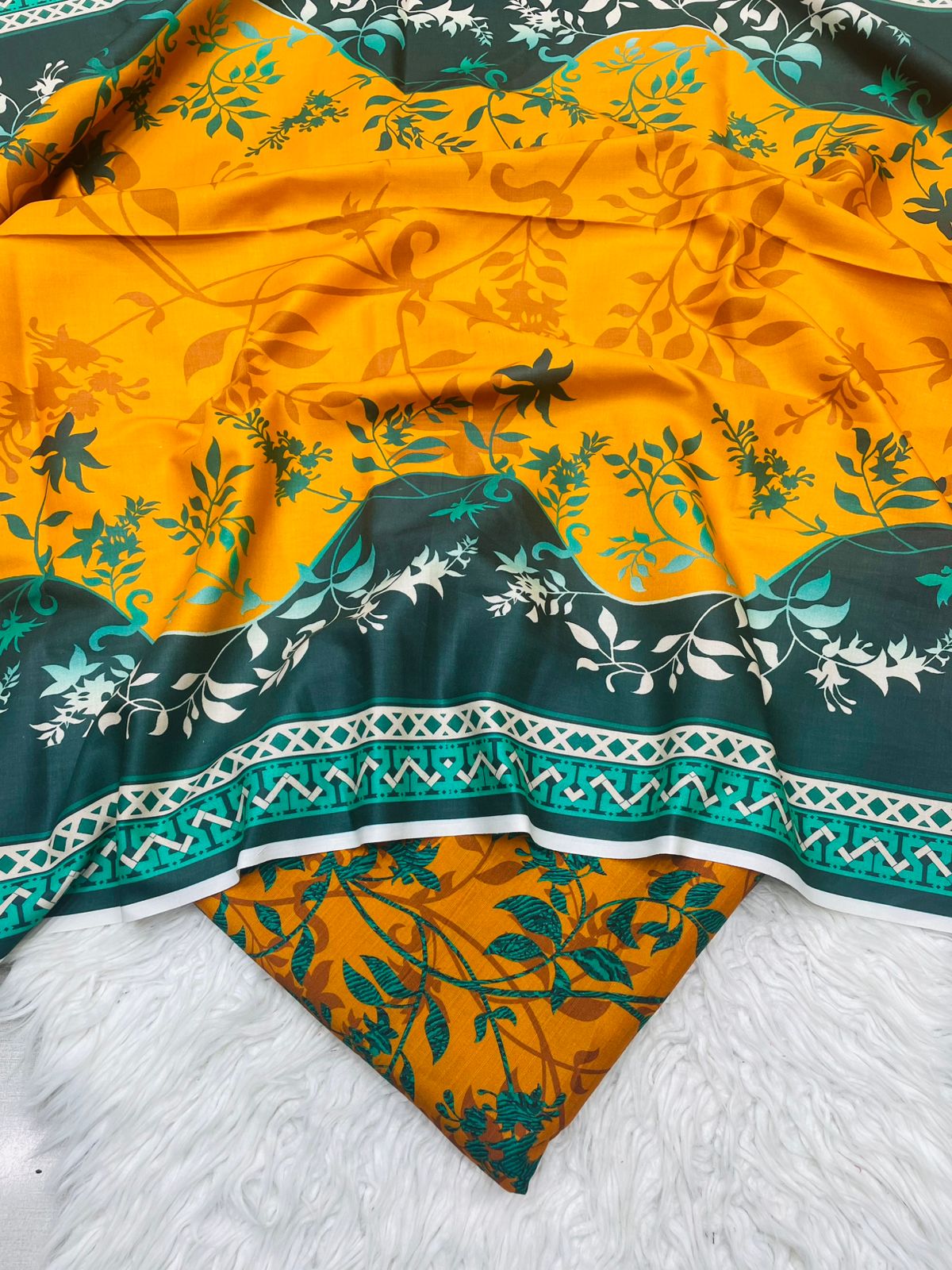 3Pc BanaDora Viscose Allover Suit - 391