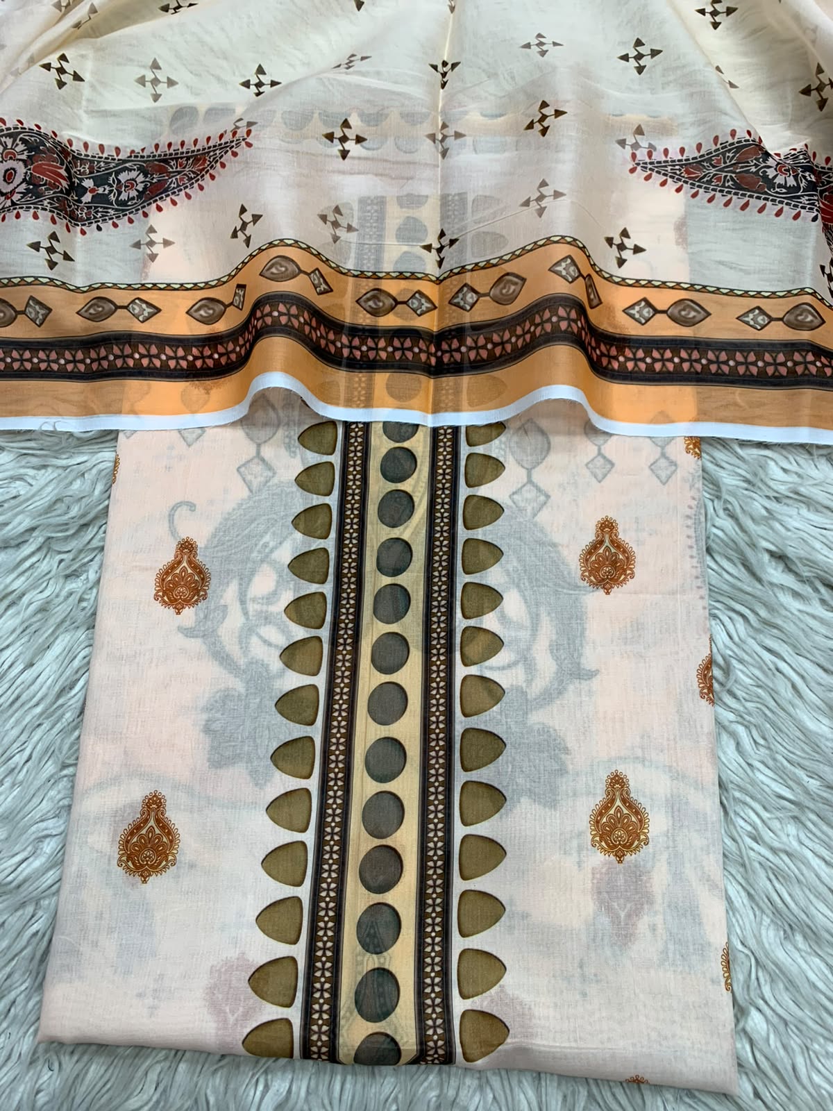 2Pc Printed Lawn Kameez & Dupatta 68