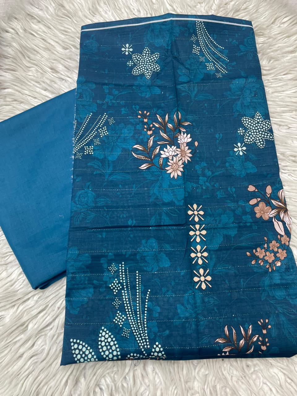 2Pc Printed Silvery Lawn Unstitched Suit 0180