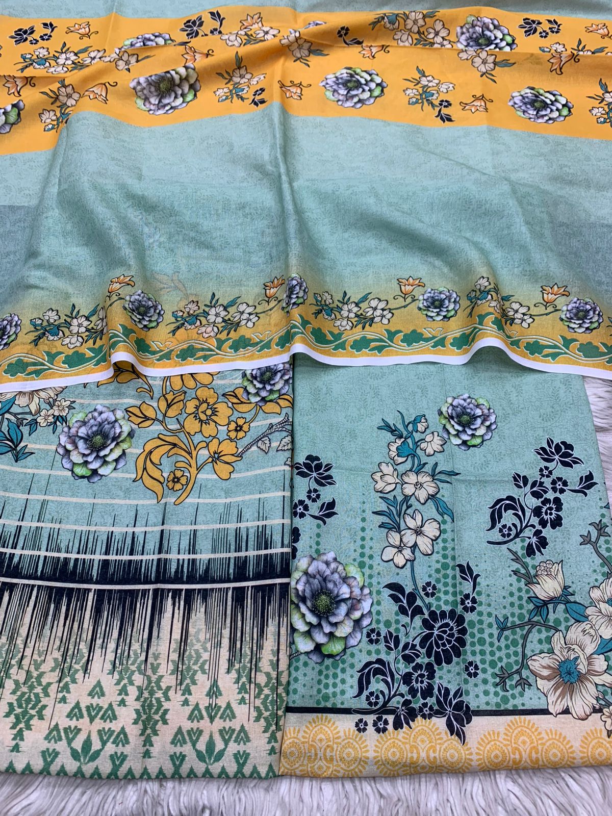 2Pc Civic Lawn Kameez & Dupatta Vol-3200