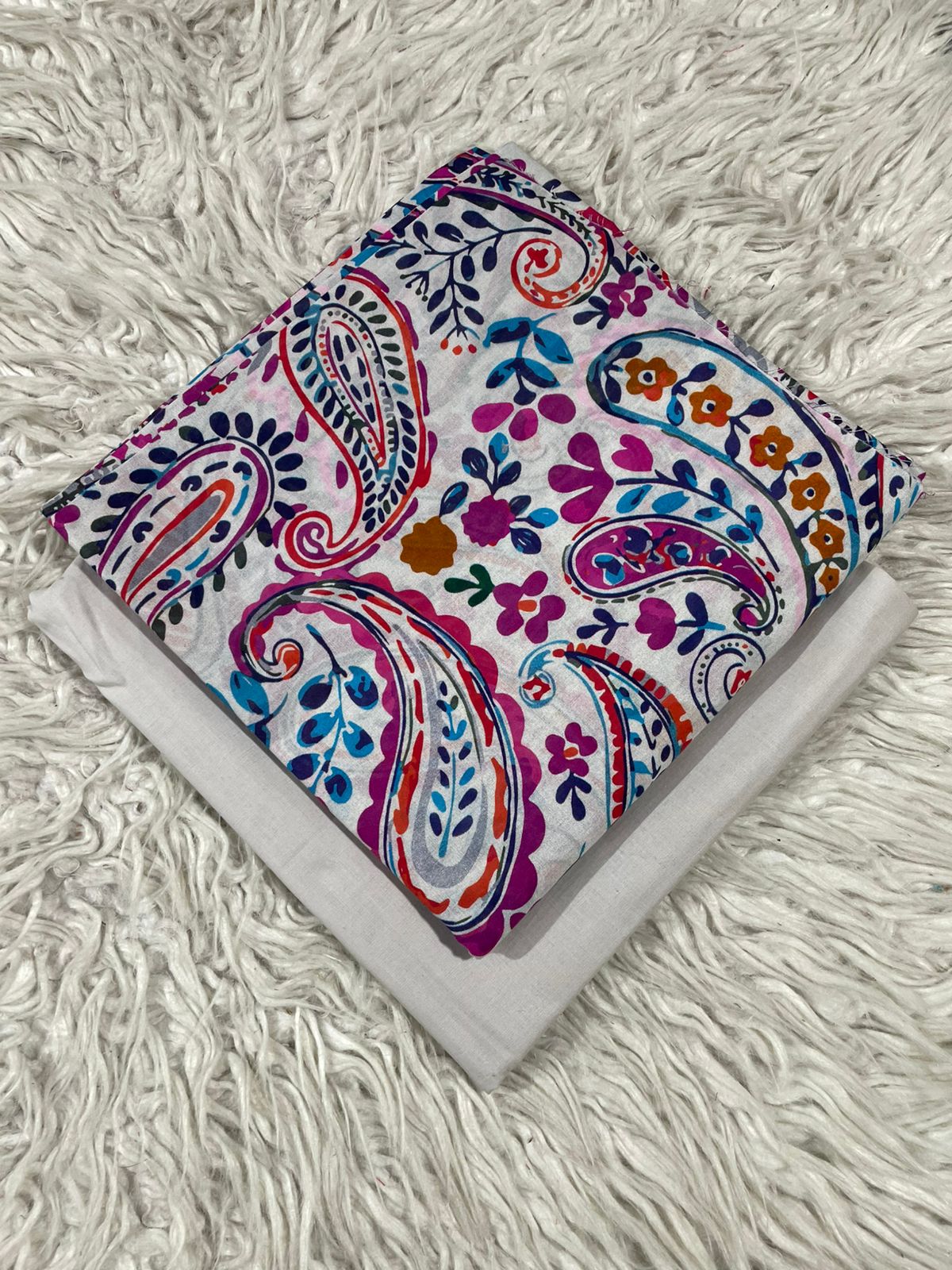 2Pc Stylo Lawn Printed Suit 482