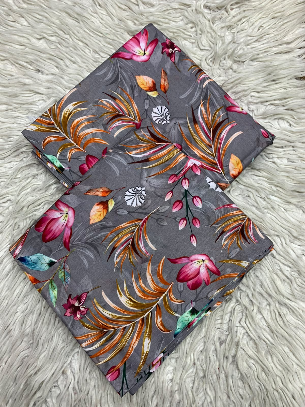 2Pc Same Printed Lawn 572