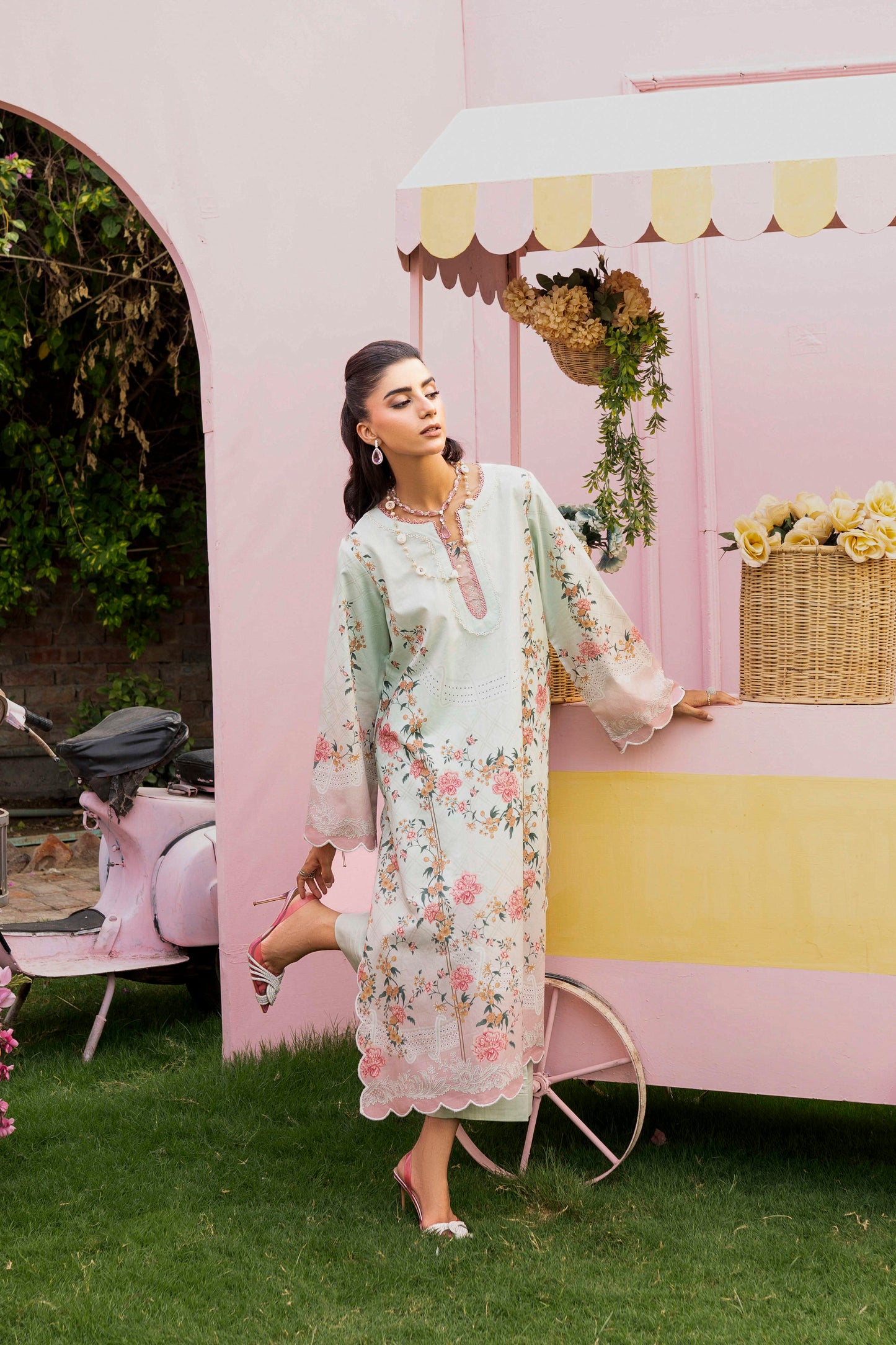 Firdous - Printed - Lawn - 3pc - D925