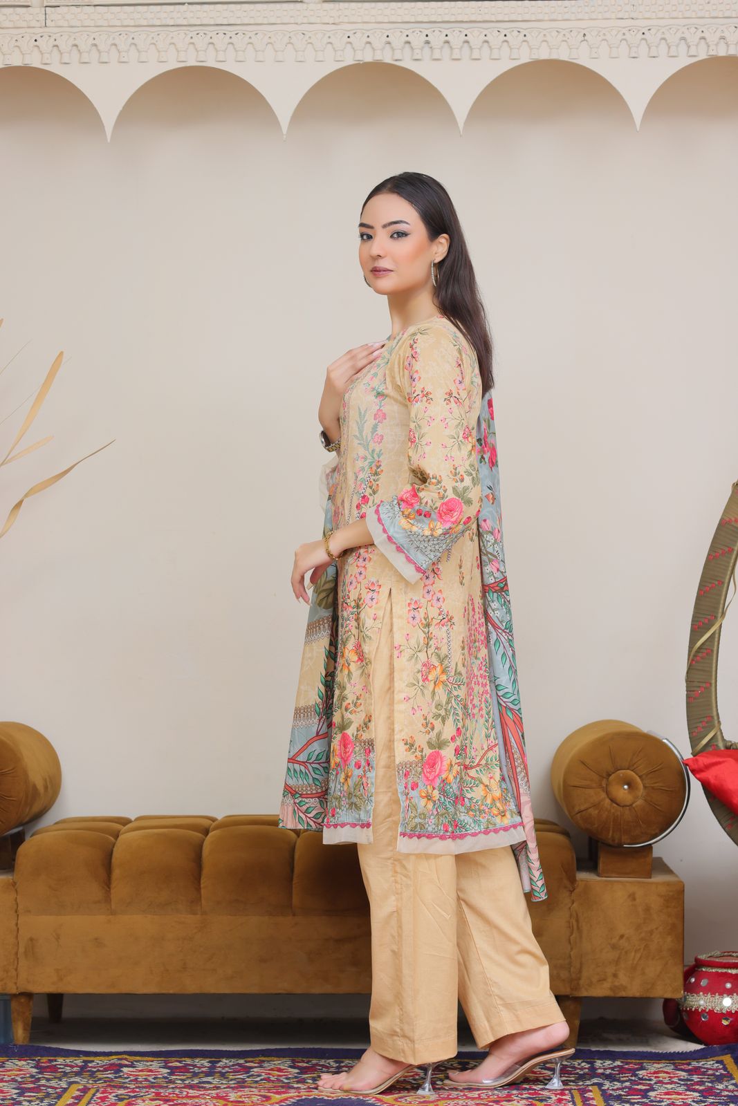 3 Peice Lawn Unstitched Suit - D (05)