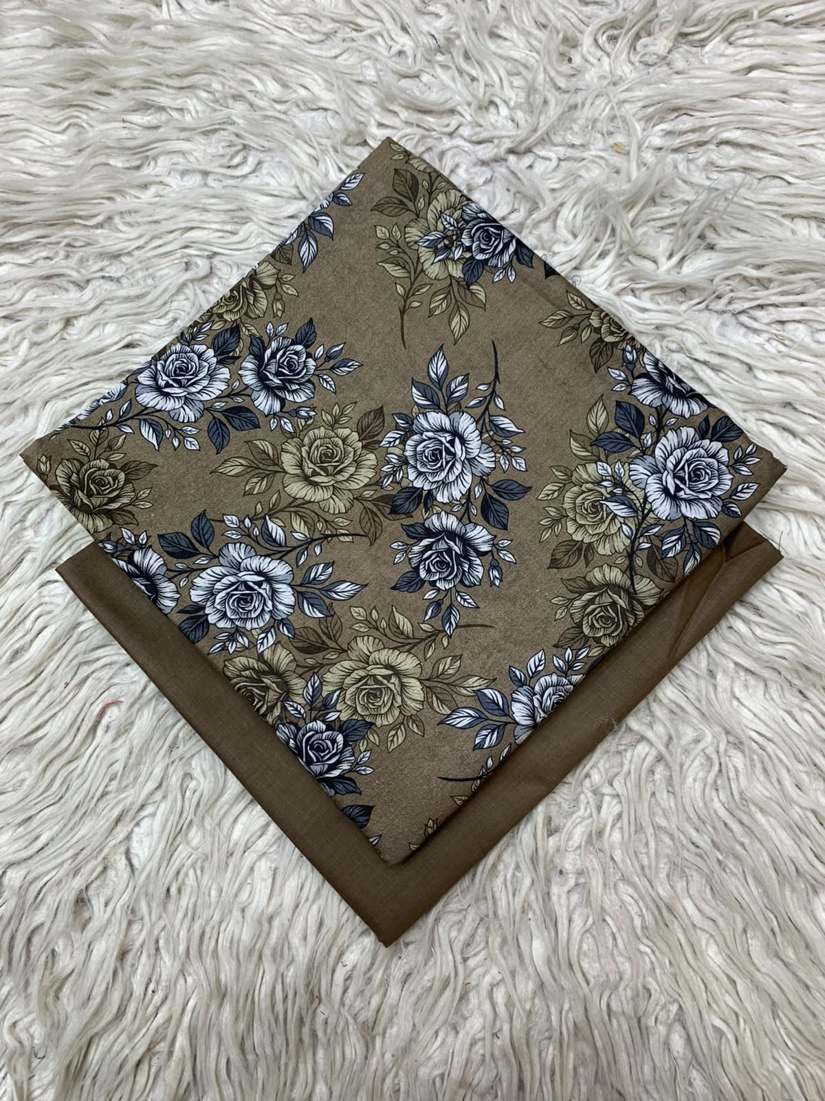 2Pc Printed Lawn Unstitched Suit 15