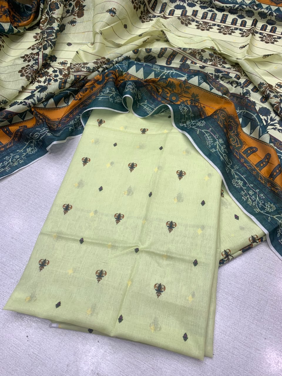 3Pc Lawn Digital Printed Unstitched Suit 48260