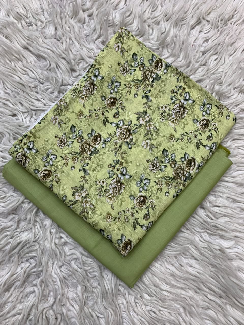 2Pc Printed Lawn Unstitched Suit 0180