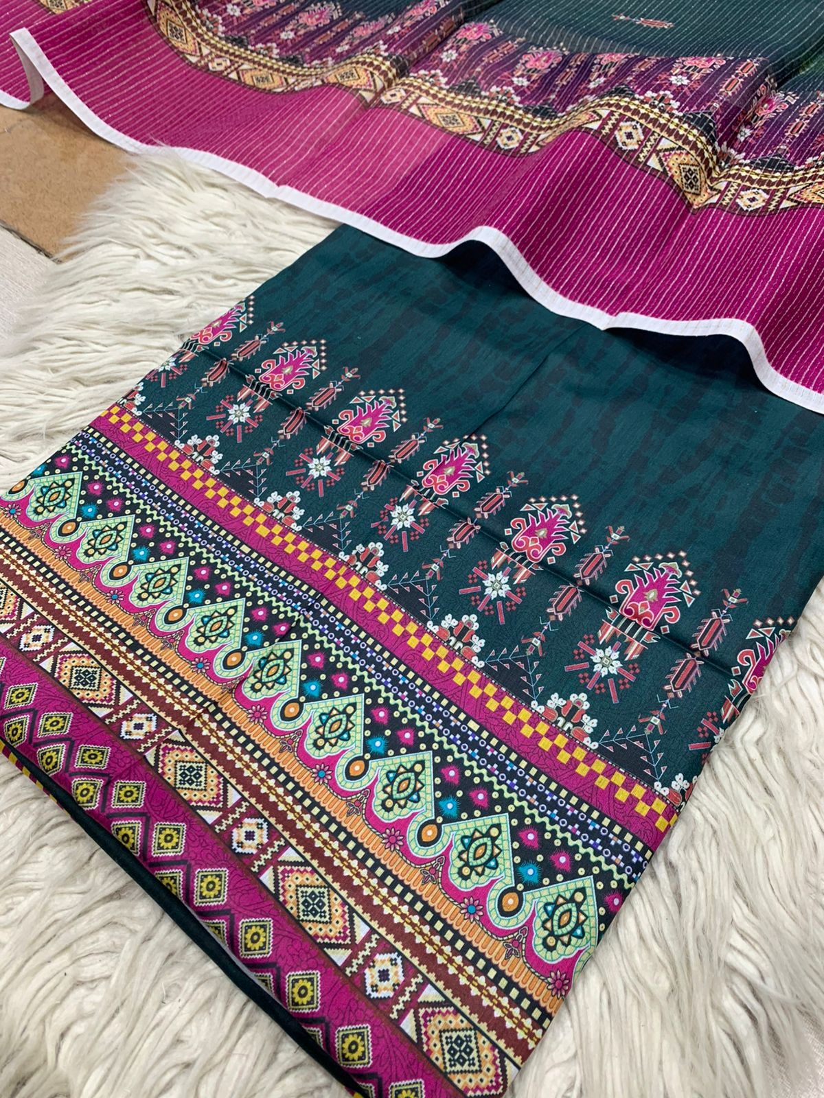 2Pc Lawn Kameez & Dupatta Printed Suit Vol-620