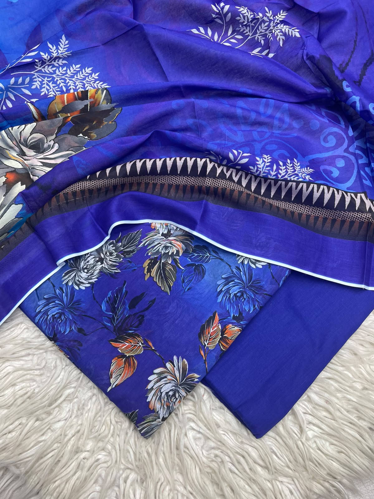 3Pc Zobia Lawn Unstitched Suit 29