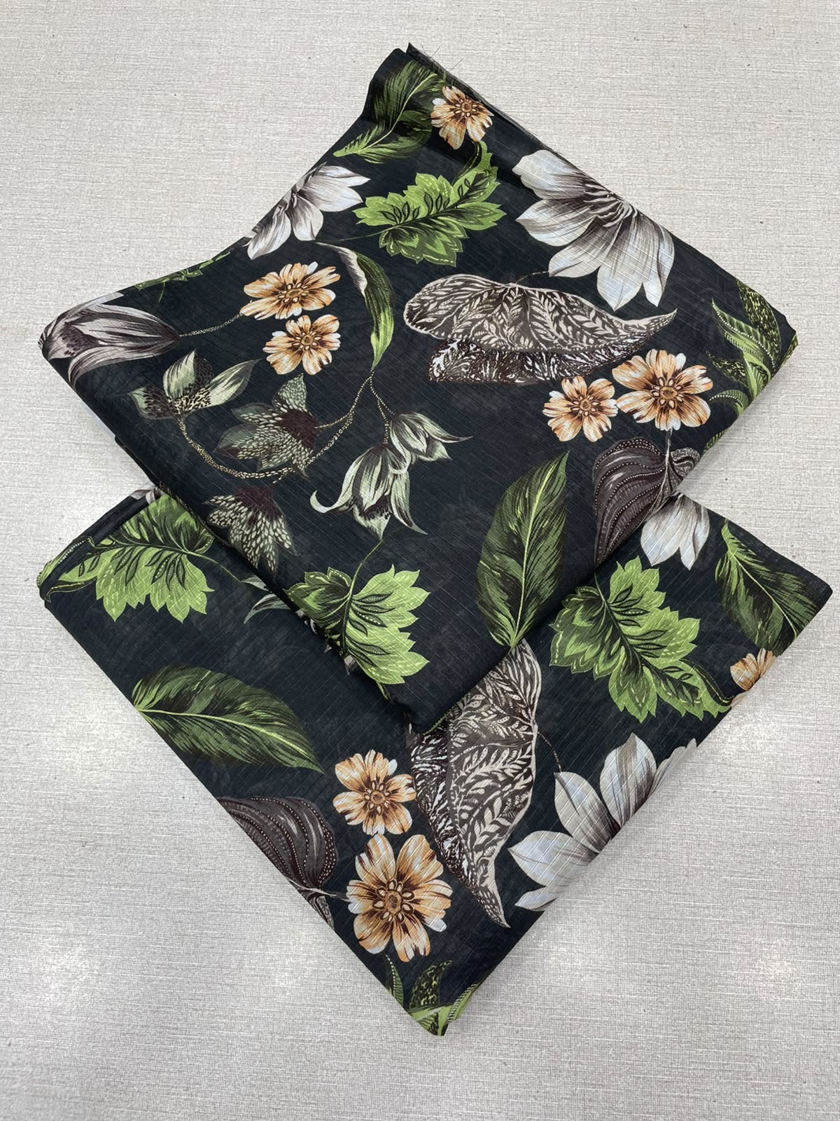 2Pc Bana Doria Lawn Unstitched Suit 552