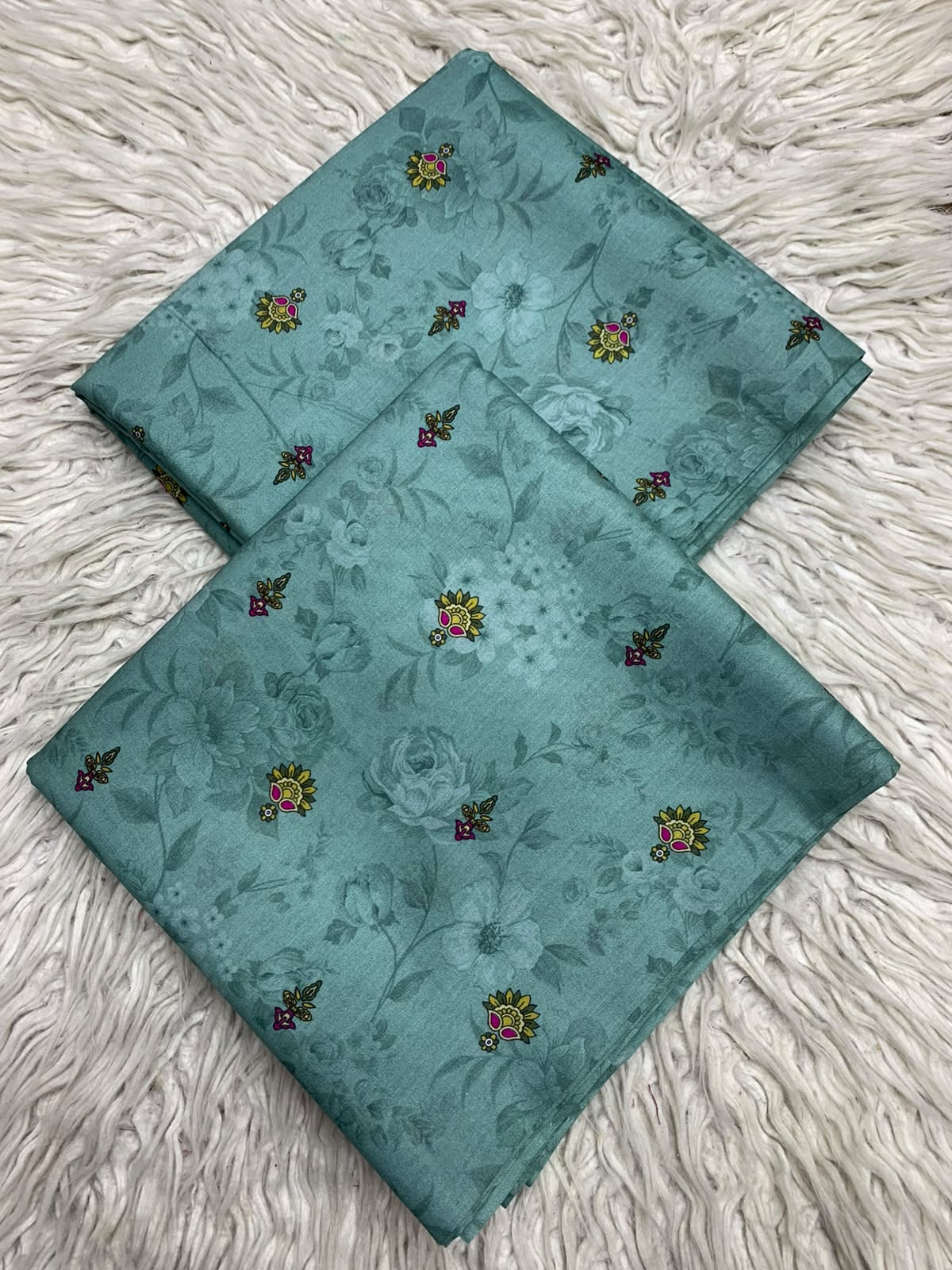 2Pc Same Printed Lawn 572