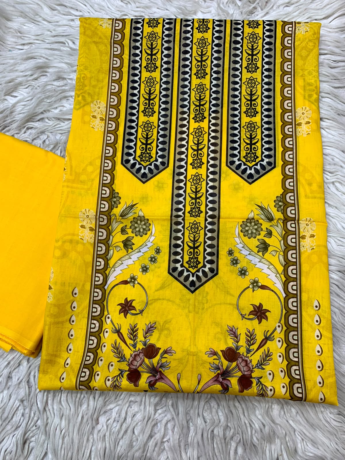 2Pc Printed Lawn Unstitched Suit 68