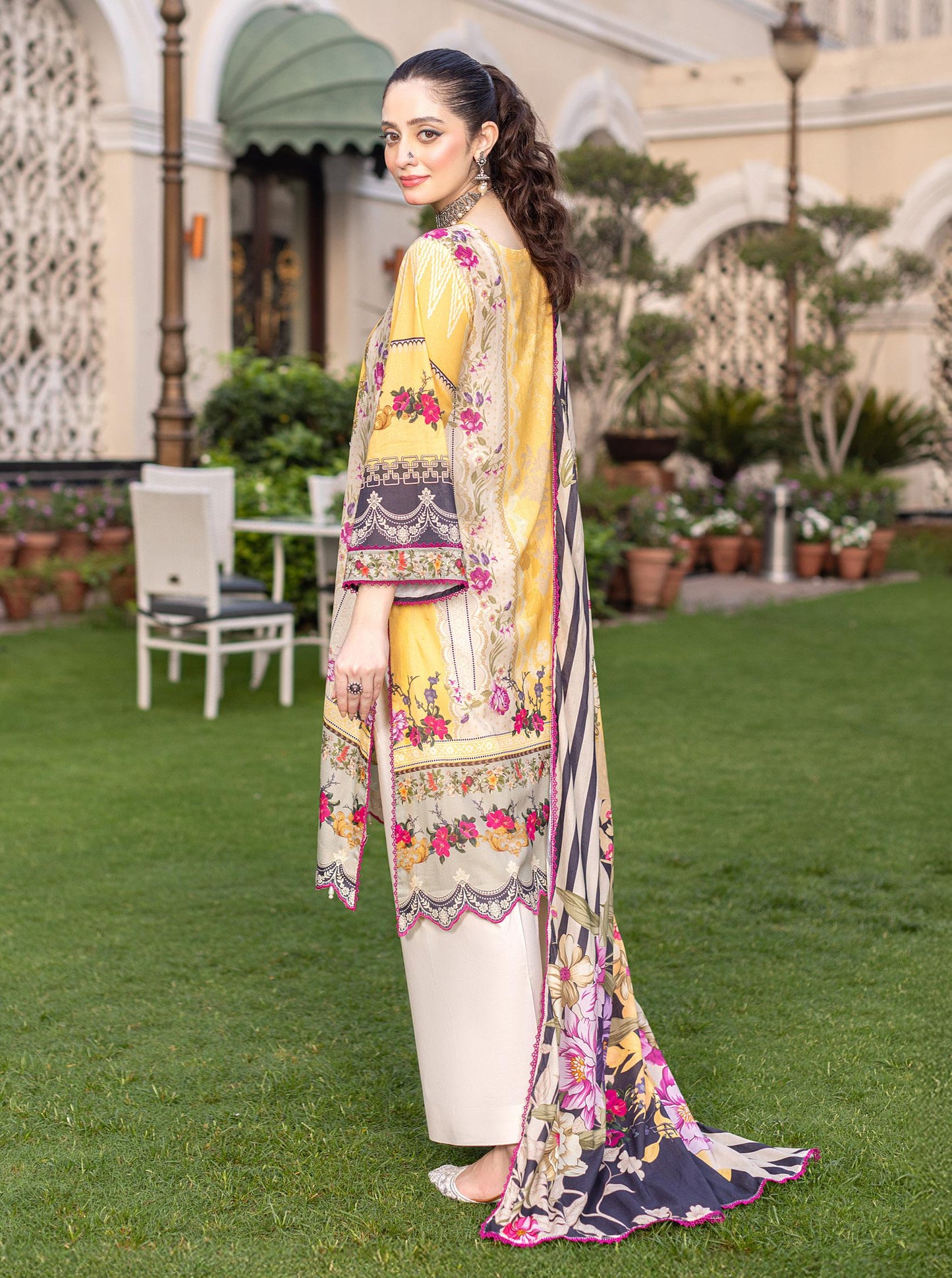 Noura - Printed - Lawn - 3pc - D110