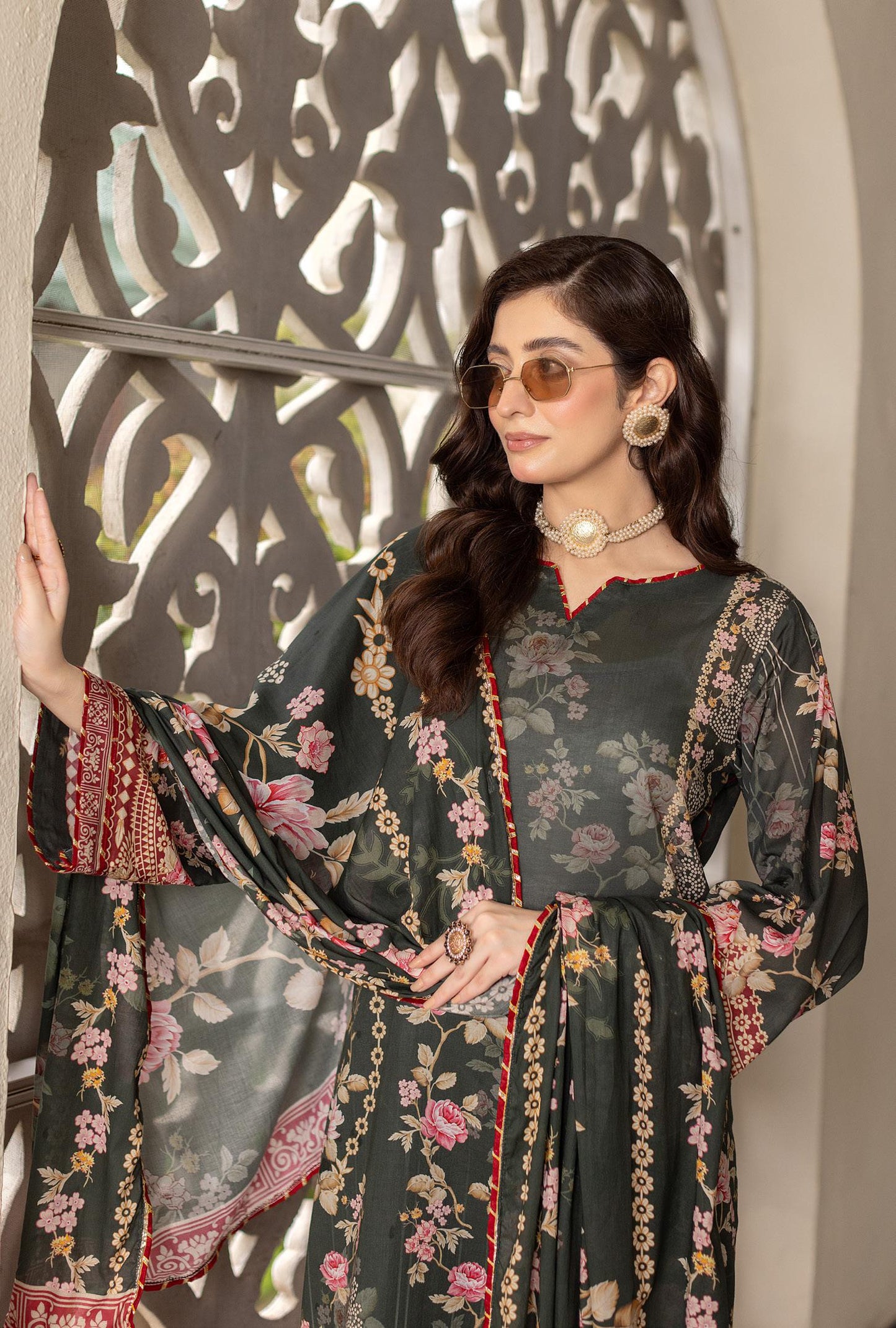 Noura 2Pc Kameez & Trouser - D101