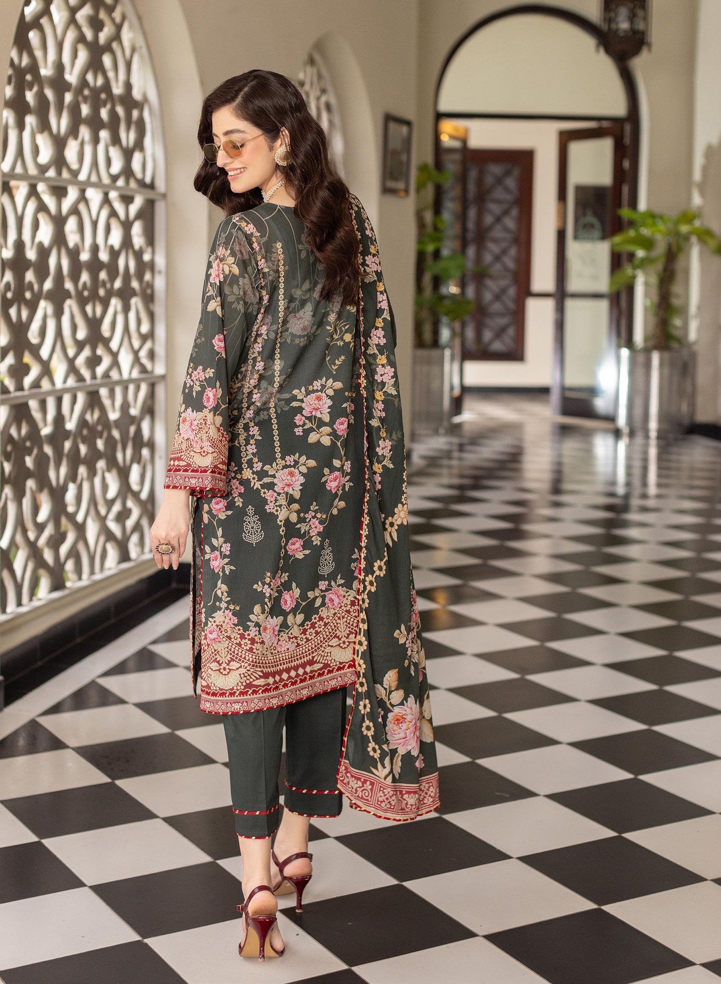 Noura 2Pc Kameez & Trouser - D101
