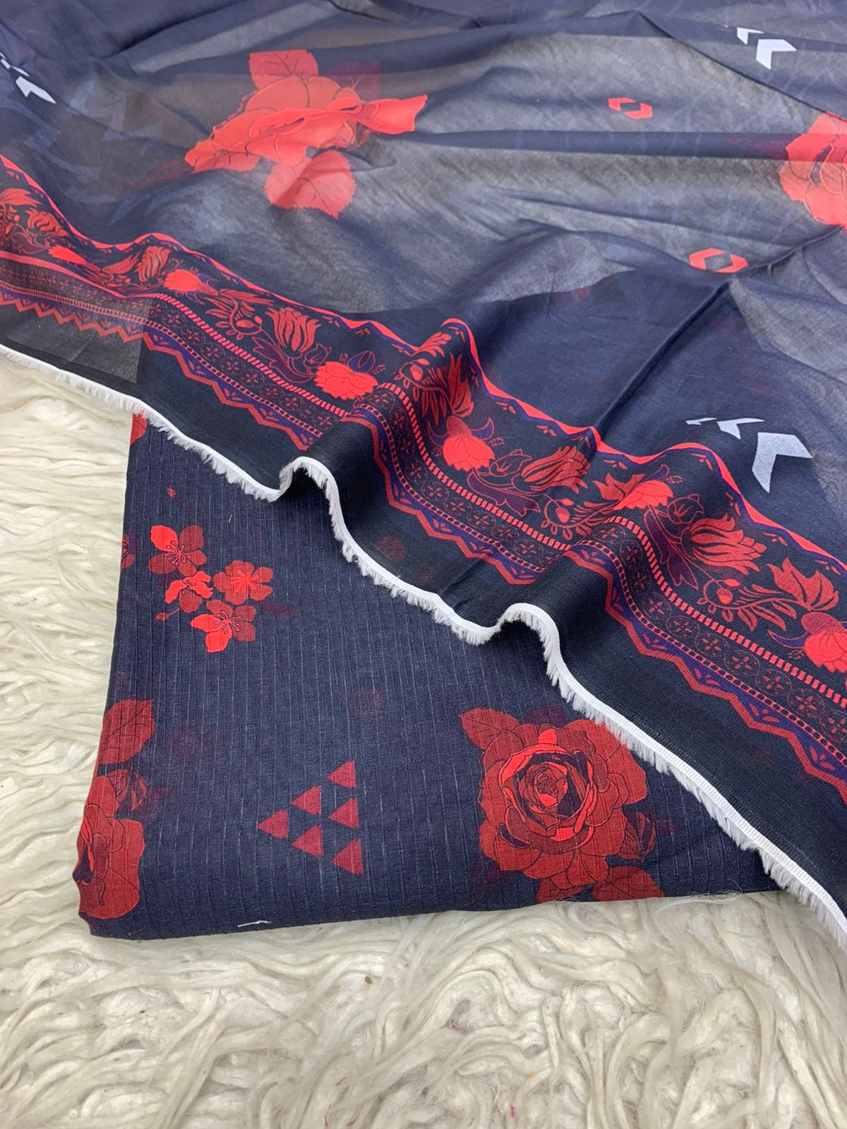 Sapphire 3Pc Bana Dora Lawn Unstitched Suit Vol-0125