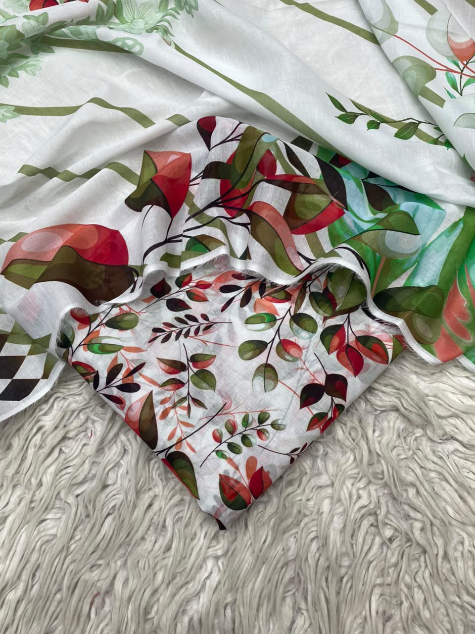 3Pc Same Printed Lawn Suit 570