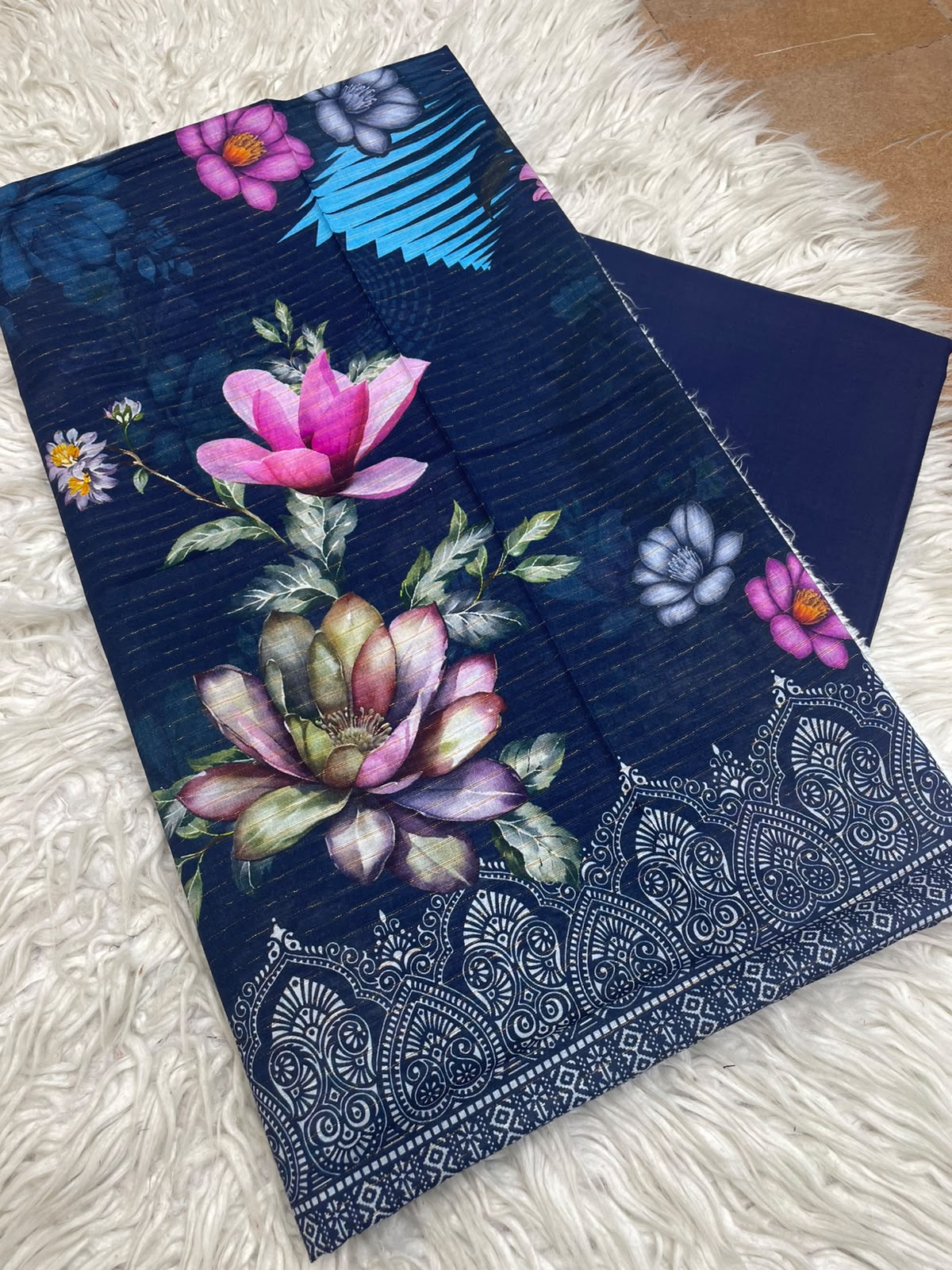 2Pc Printed Silvery Lawn Unstitched Suit 0180