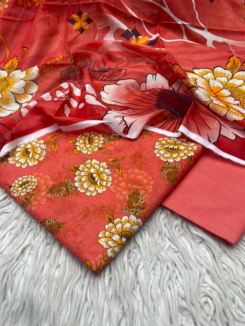 3Pc Lawn Digital Printed Unstitched Suit 15