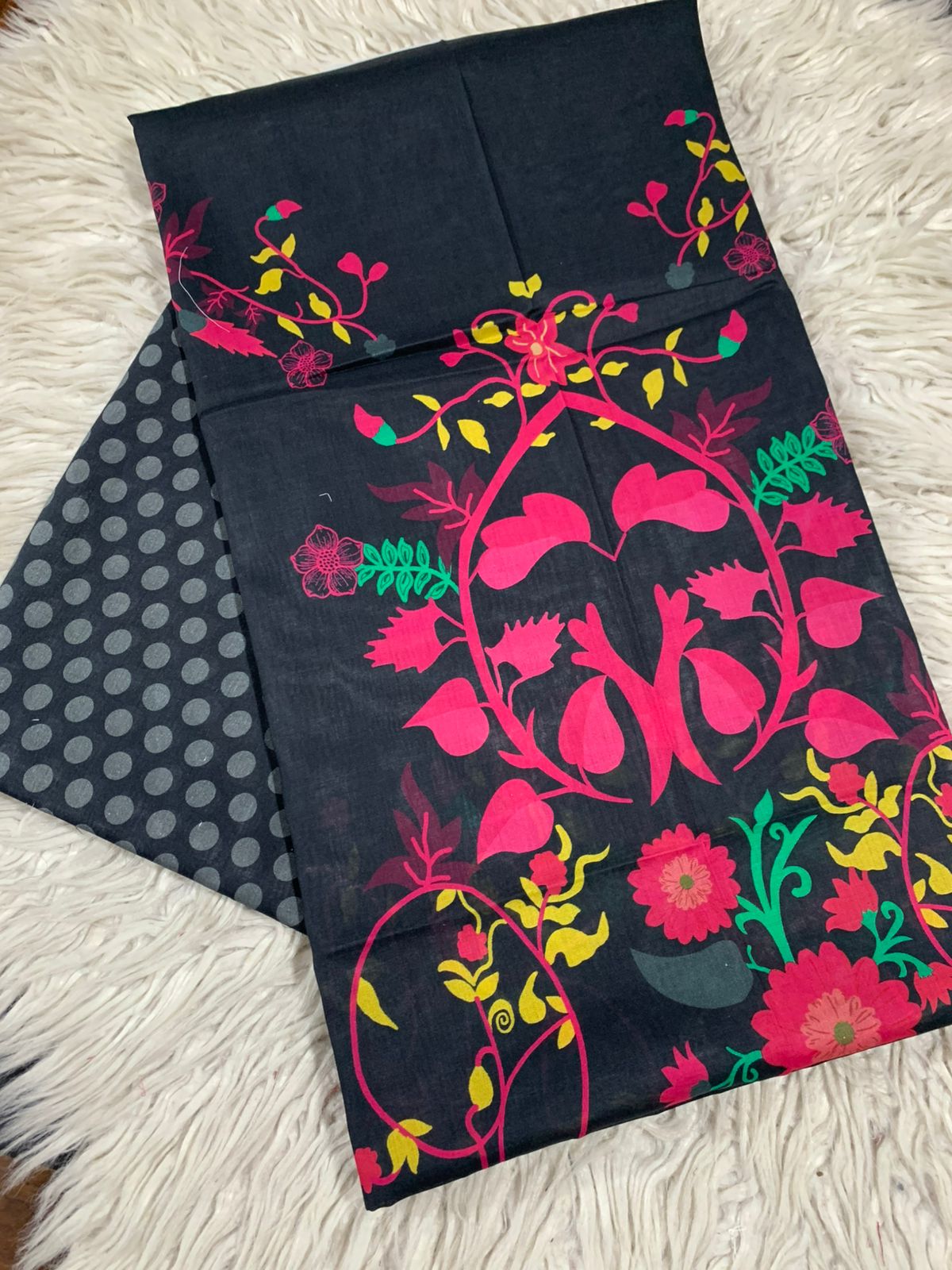 2Pc Lawn Digital Printed Suit 3235