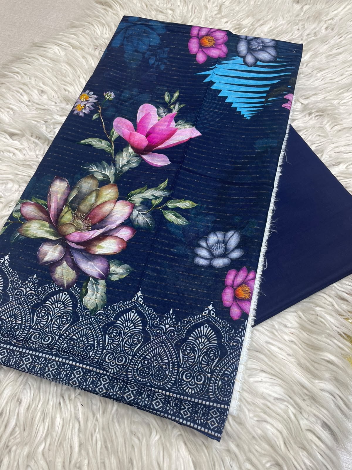 2Pc Printed Silvery Lawn Unstitched Suit 0180