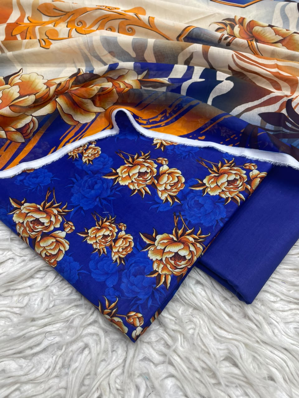 3Pc Lawn Digital Printed Unstitched Suit 15