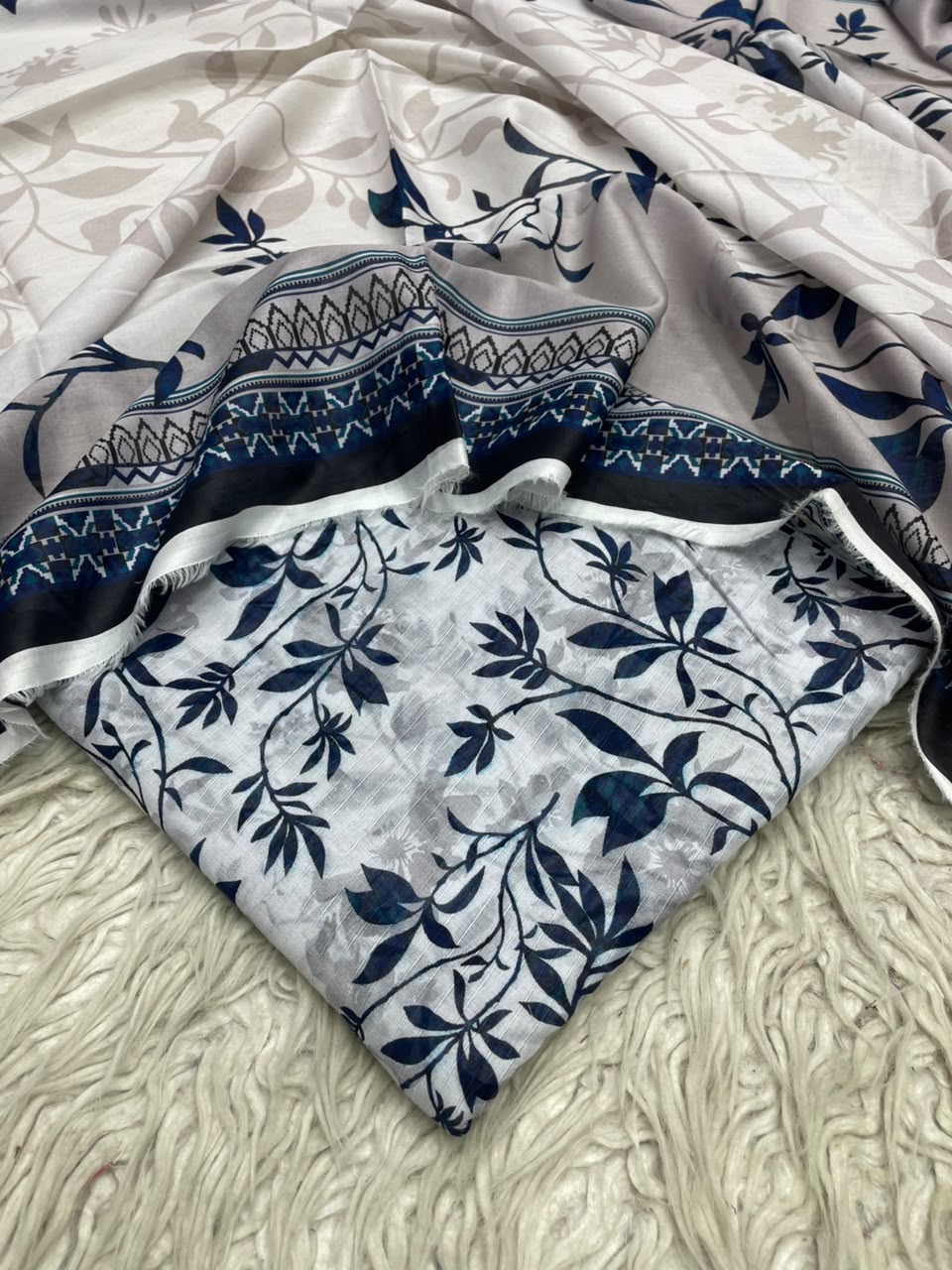 3Pc Lawn Bana Dora Unstitched Suit 0180