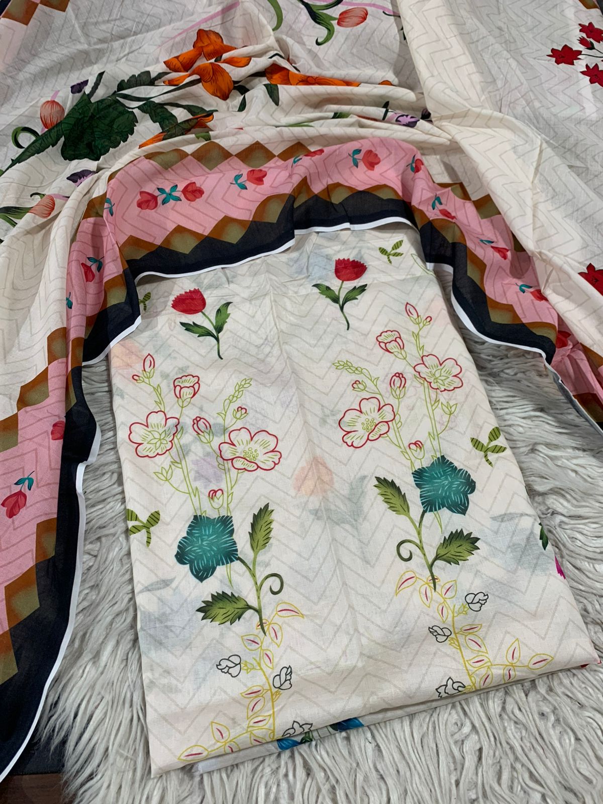 2Pc Lawn Kameez & Dupatta Suit 3231