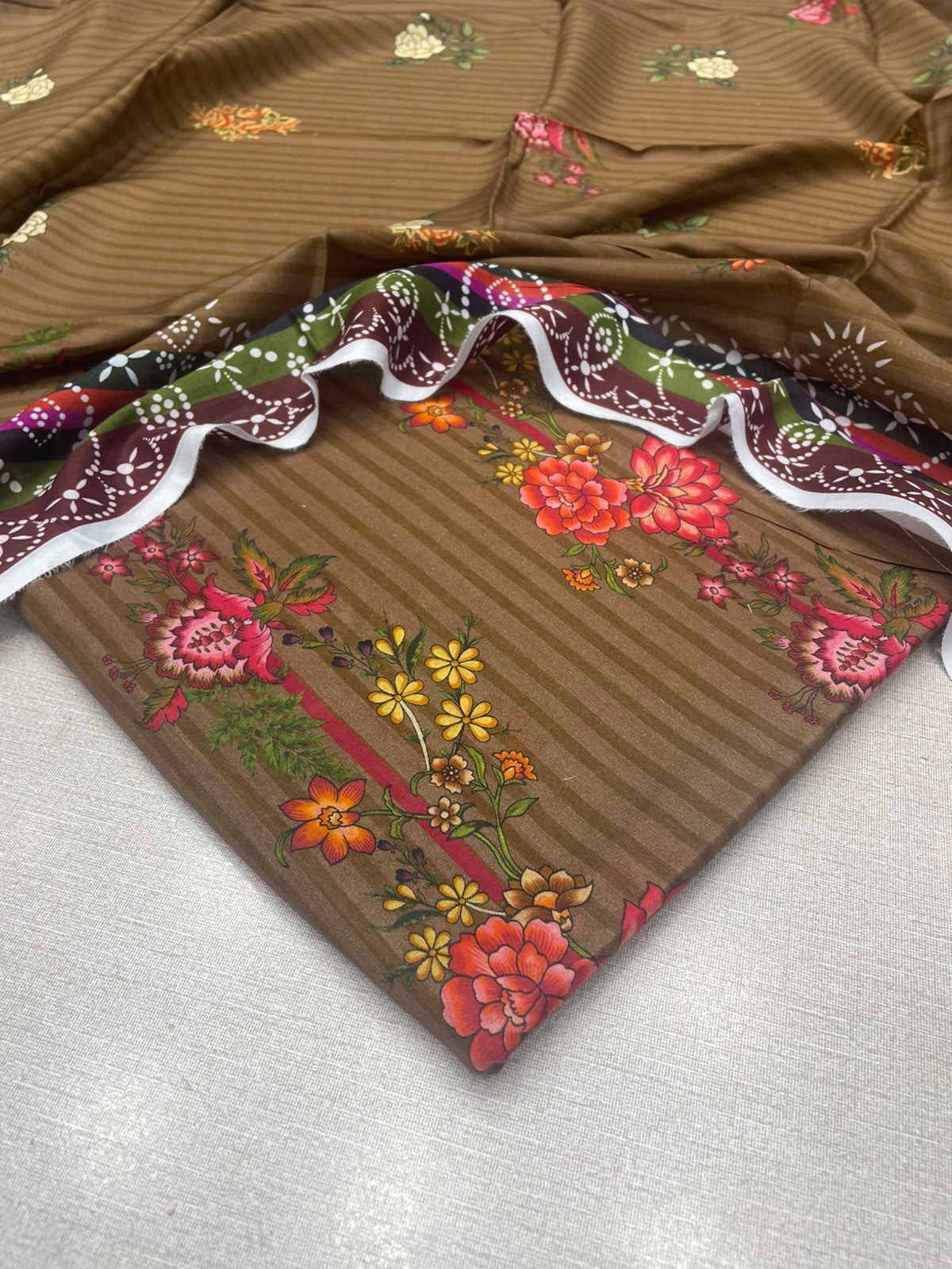 3Pc Lawn Allover Unstitched Suit 3206