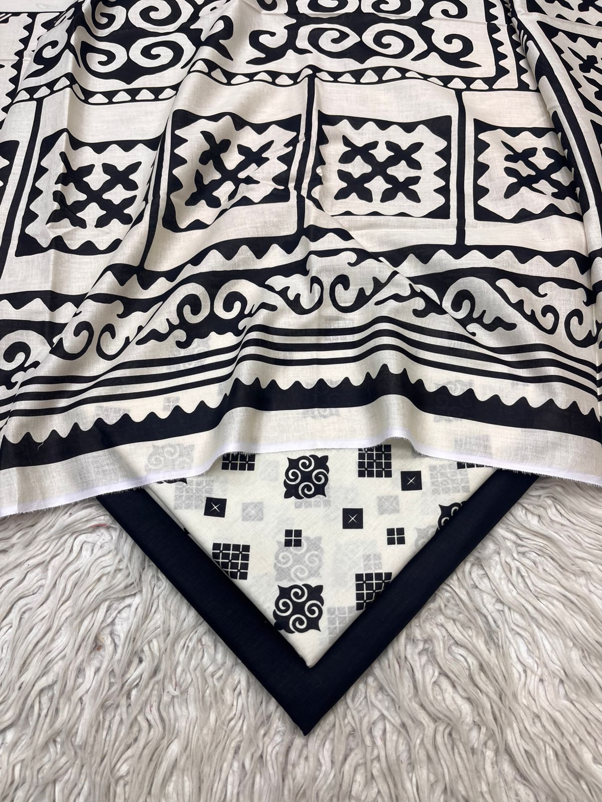 3Pc  Maria.B Lawn Digital Printed Unstitched Suit Vol-0221