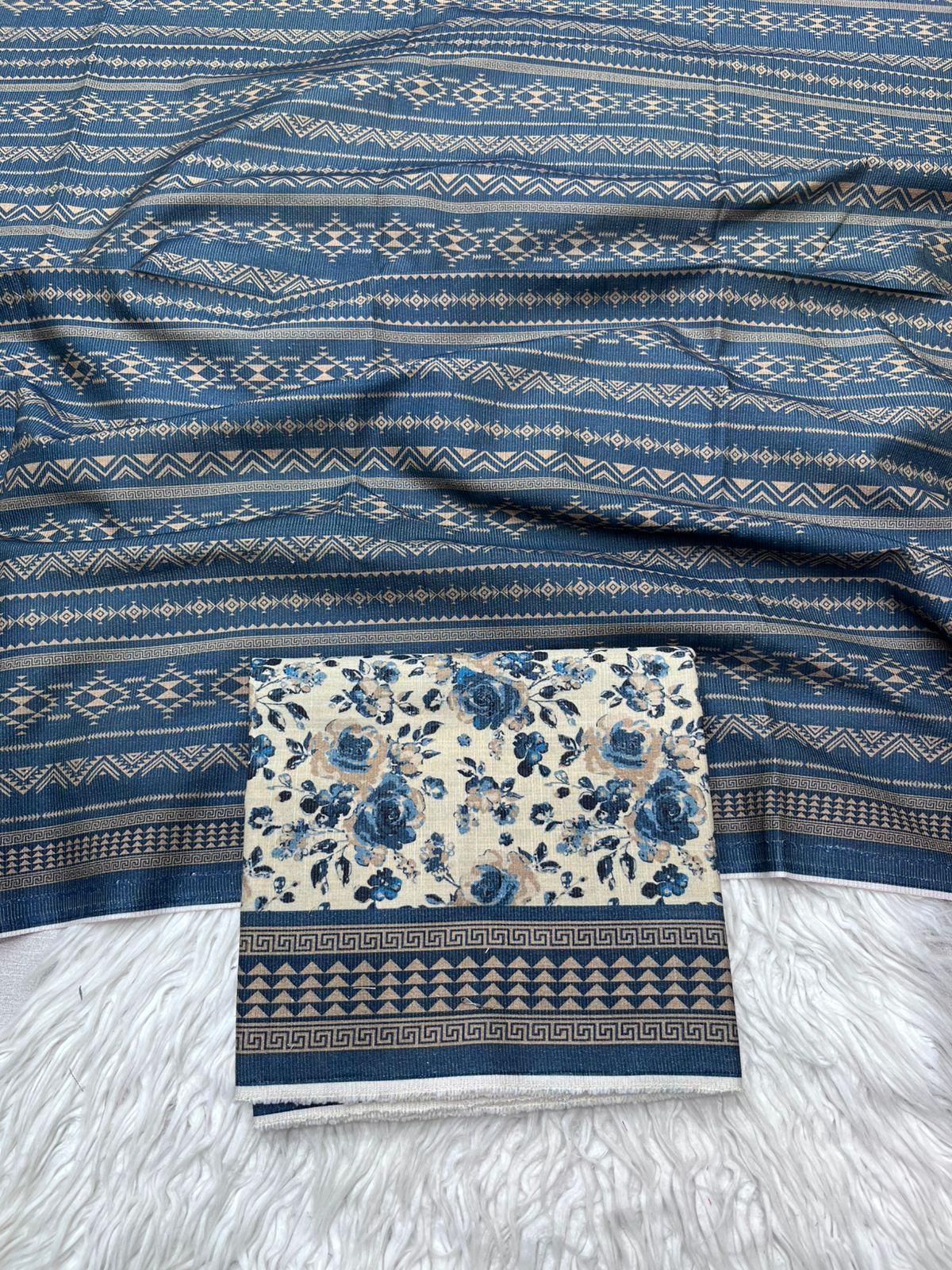 3Pc Chamki Khaddar Allover Suit - 0090