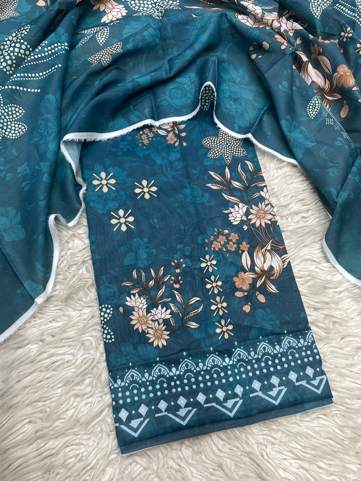 2Pc Printed Lawn Kameez & Dupatta 525