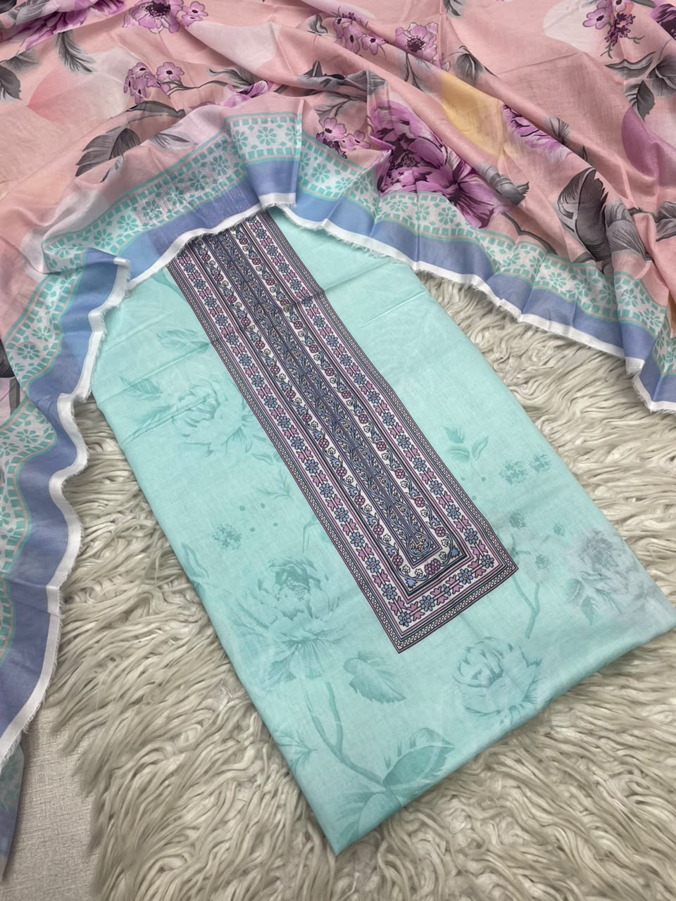 2Pc Sapphire Lawn Kameez & Duppata 3204