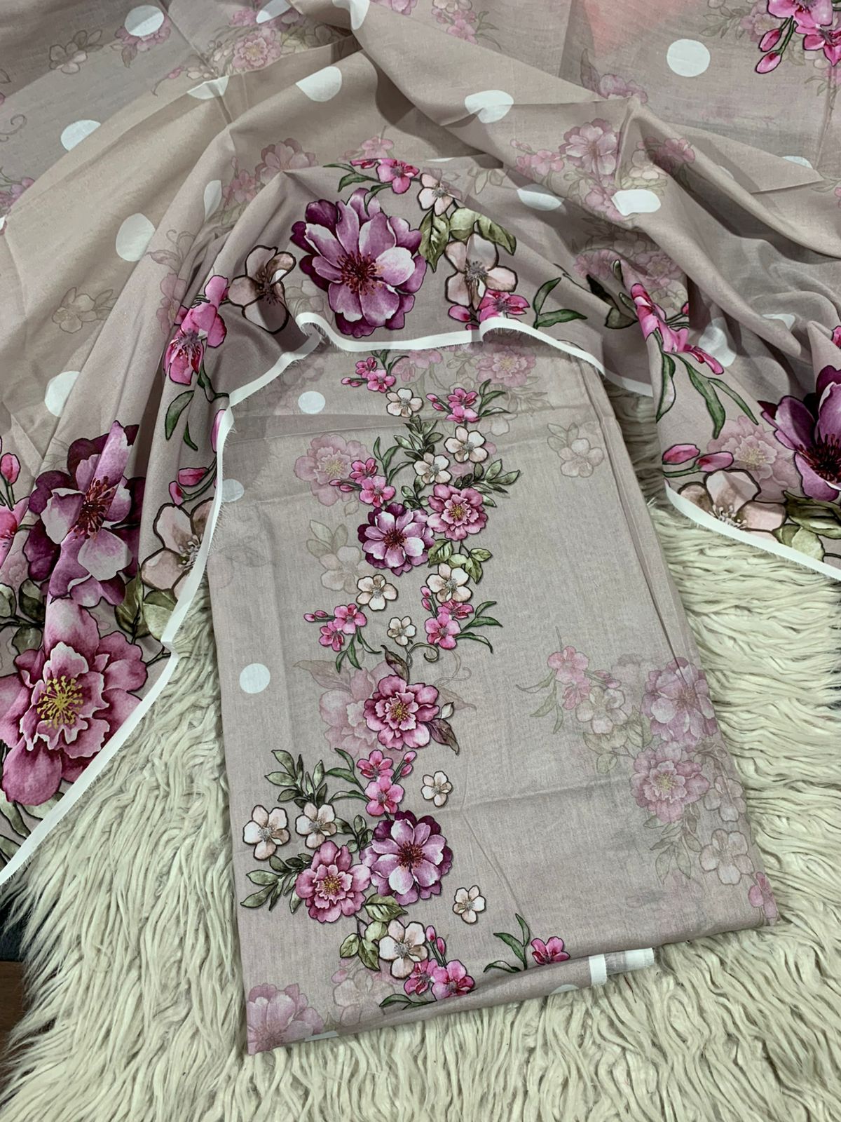 2Pc Lawn Kameez & Dupatta Suit 3231
