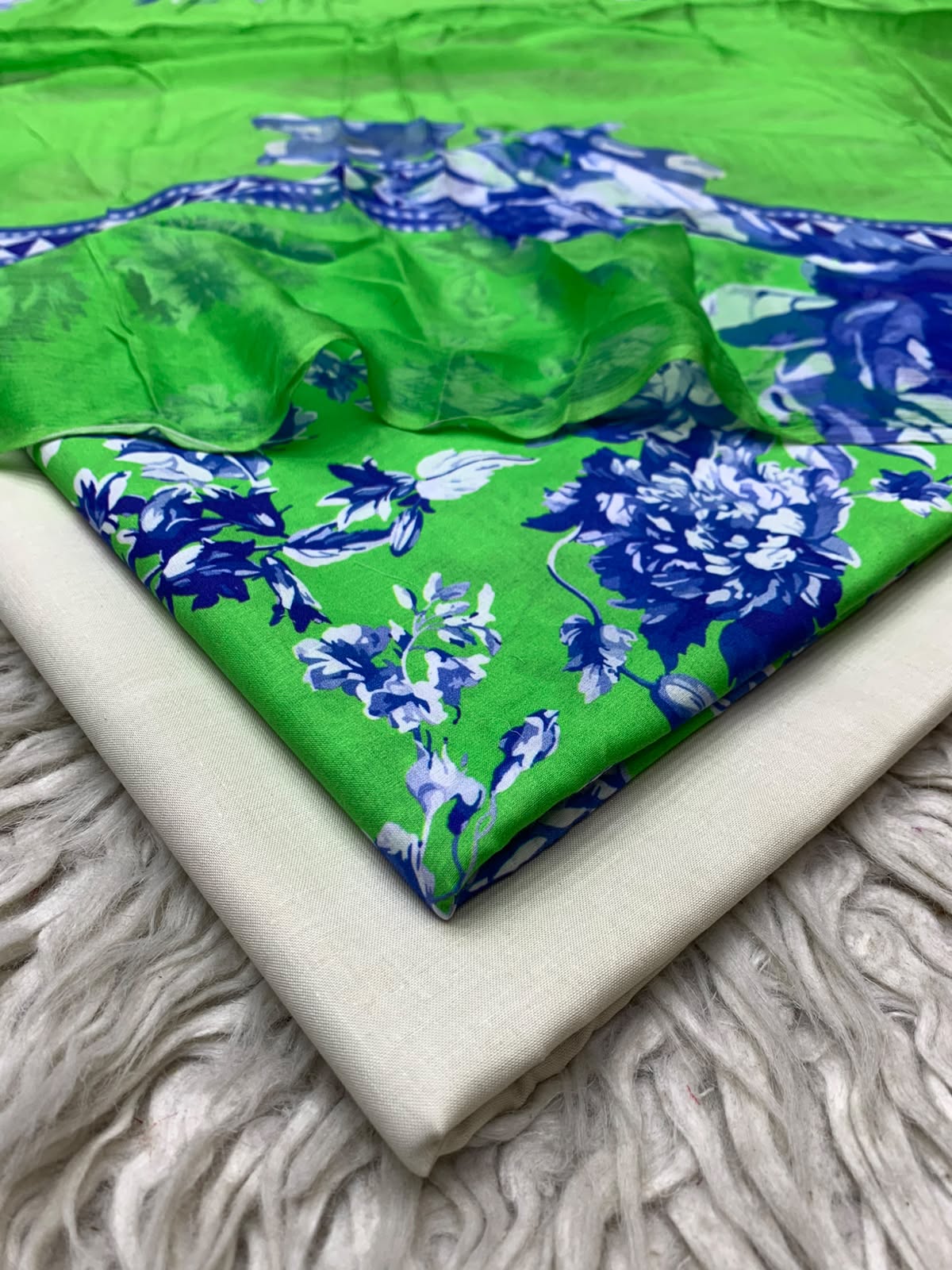 90x88 3Pc Premium Lawn Suit Vol-0020